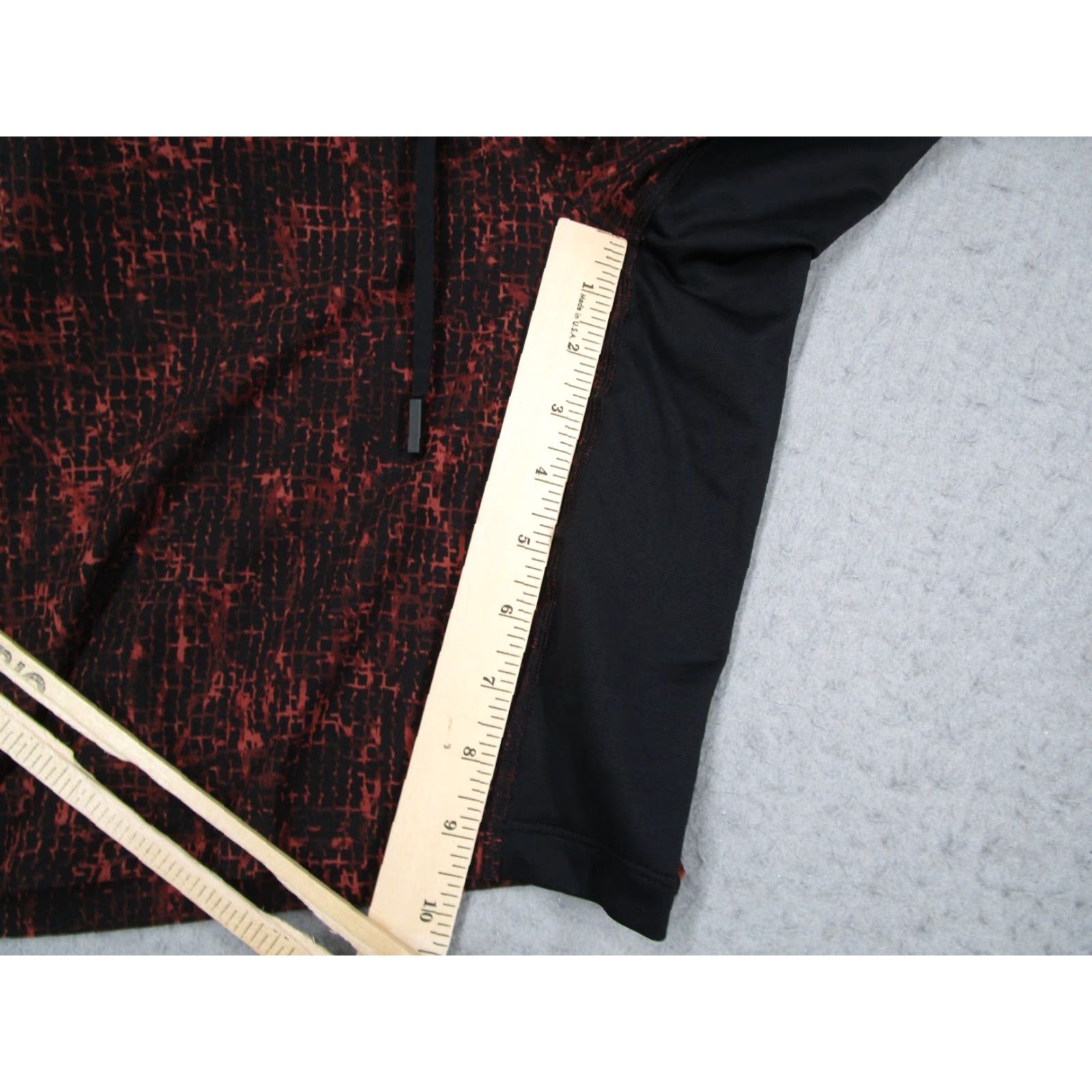Lululemon Lululemon Shorts Mens Large Red T.H.E Geometric Athletic Gym Size US 33 - 4 Thumbnail