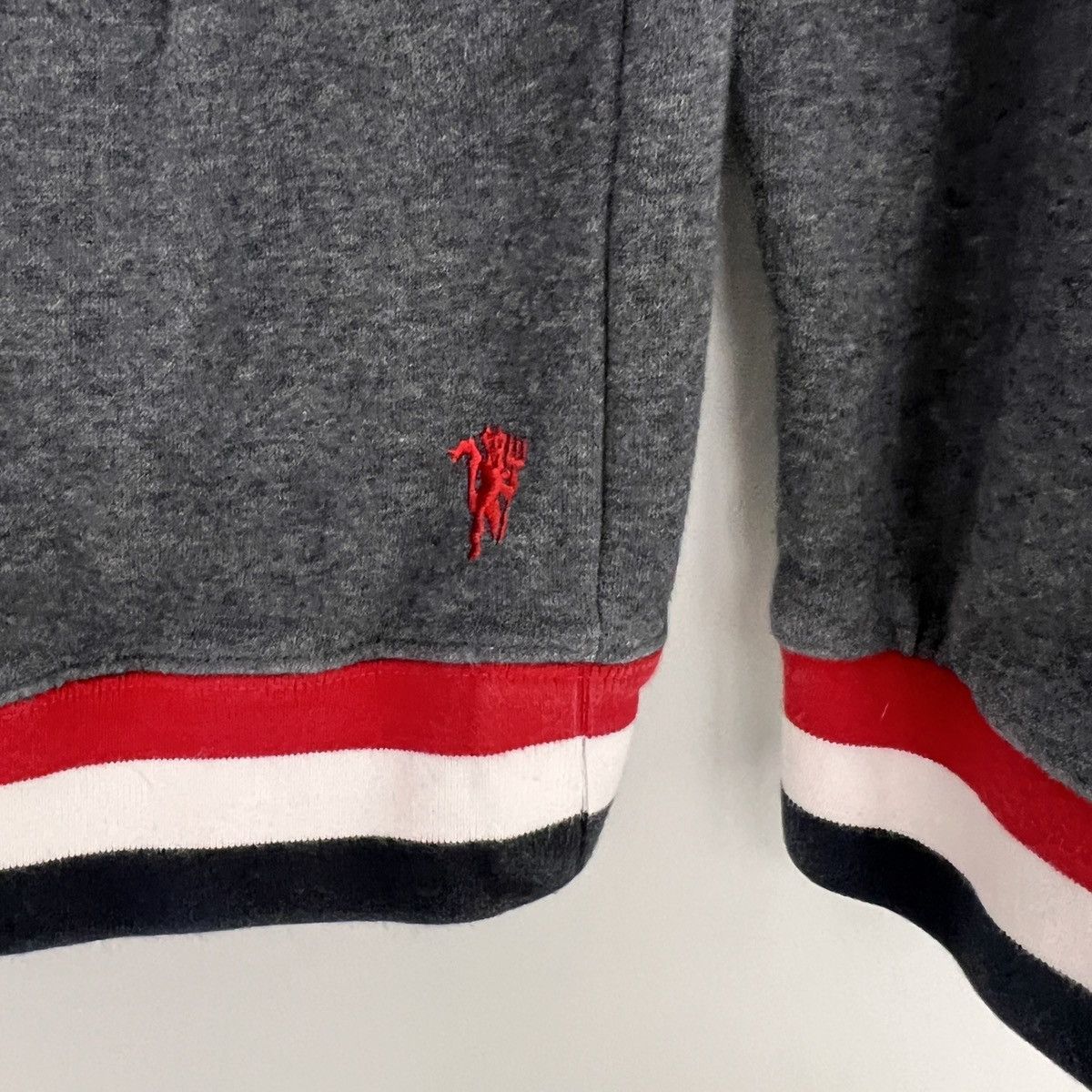 Adidas Adidas Sz Medium Manchester United Football Club Sweatshirt Size US M / EU 48-50 / 2 - 3 Thumbnail