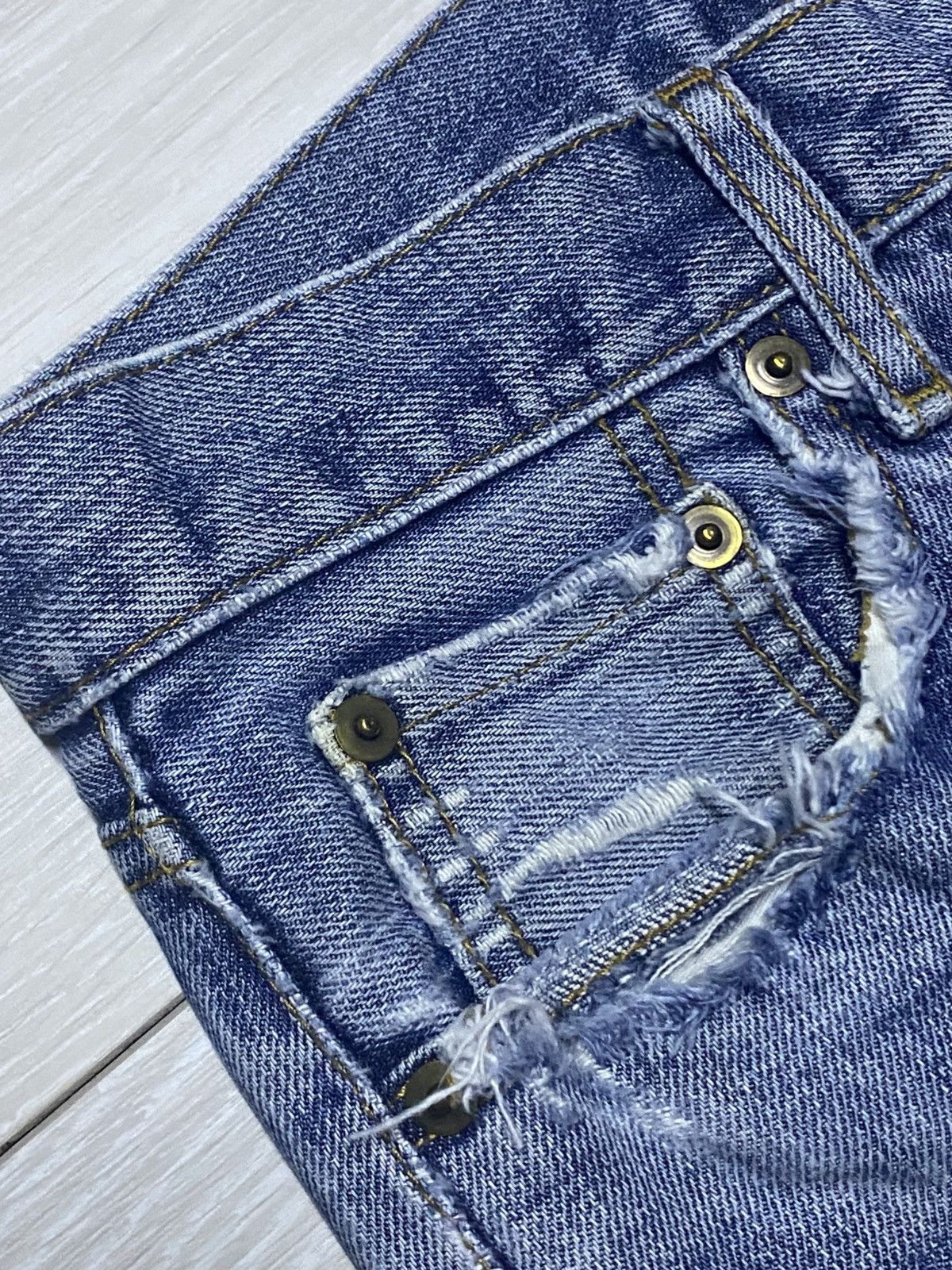 Uniqlo Vintage Japanese Uniqlo Faded Wash Distressed Loose Jeans Size US 30 / EU 46 - 10 Thumbnail