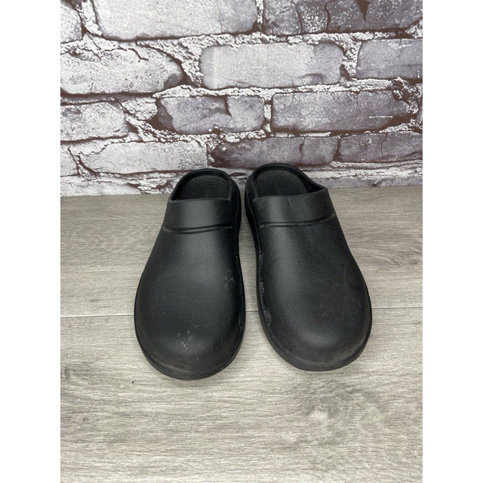 Other Oofos Oocloog Recovery Black Rubber Mules Slides Sandals Wom Size US 7 / IT 37 - 16 Thumbnail