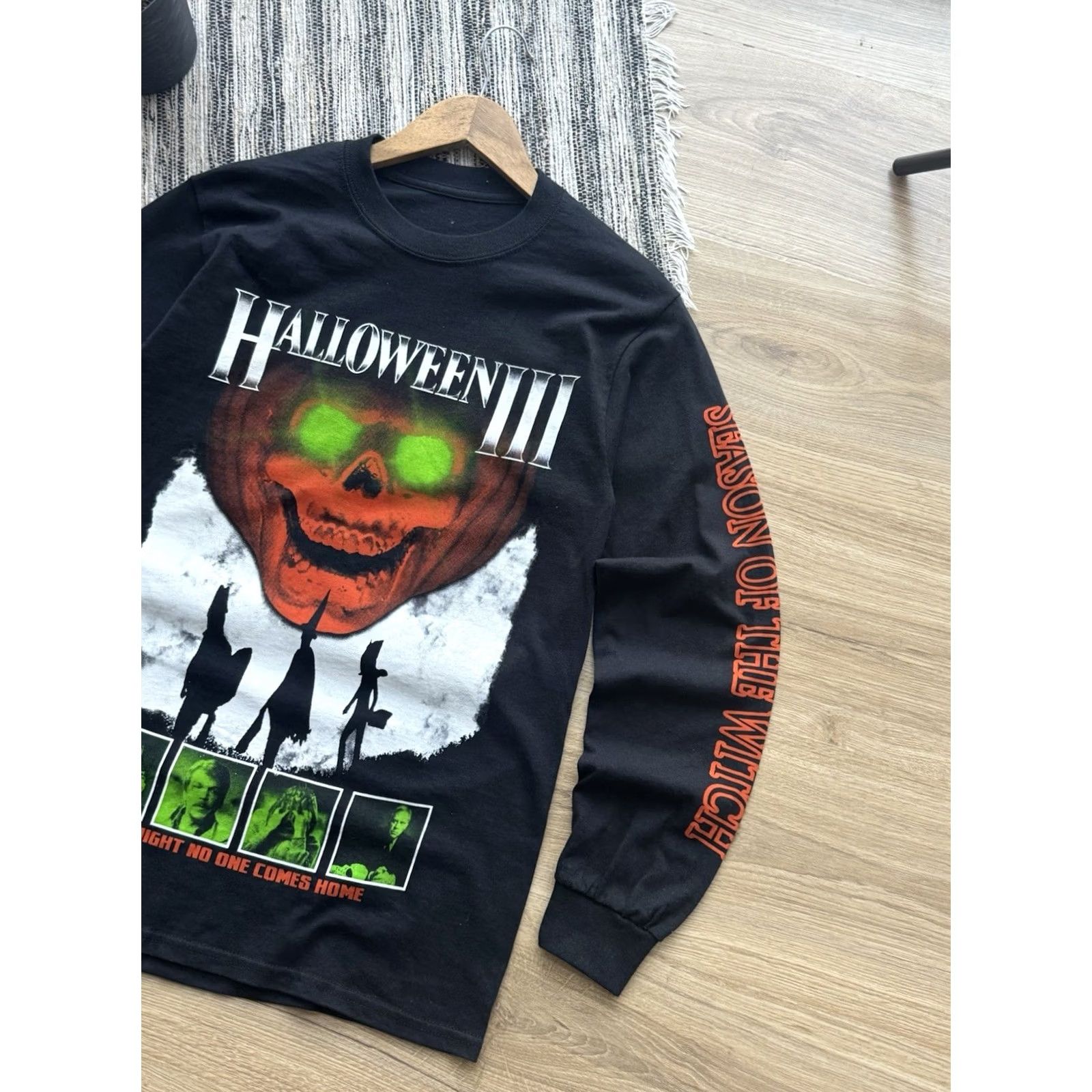 Vintage VINTAGE Halloween 3 Michael Myers Season Of The Witch Horror Movie Long Sleeve T-Shirt Womens/Mens S/M Black 80s Movie Halloween Merch Logo Size US M / EU 48-50 / 2 - 3 Thumbnail