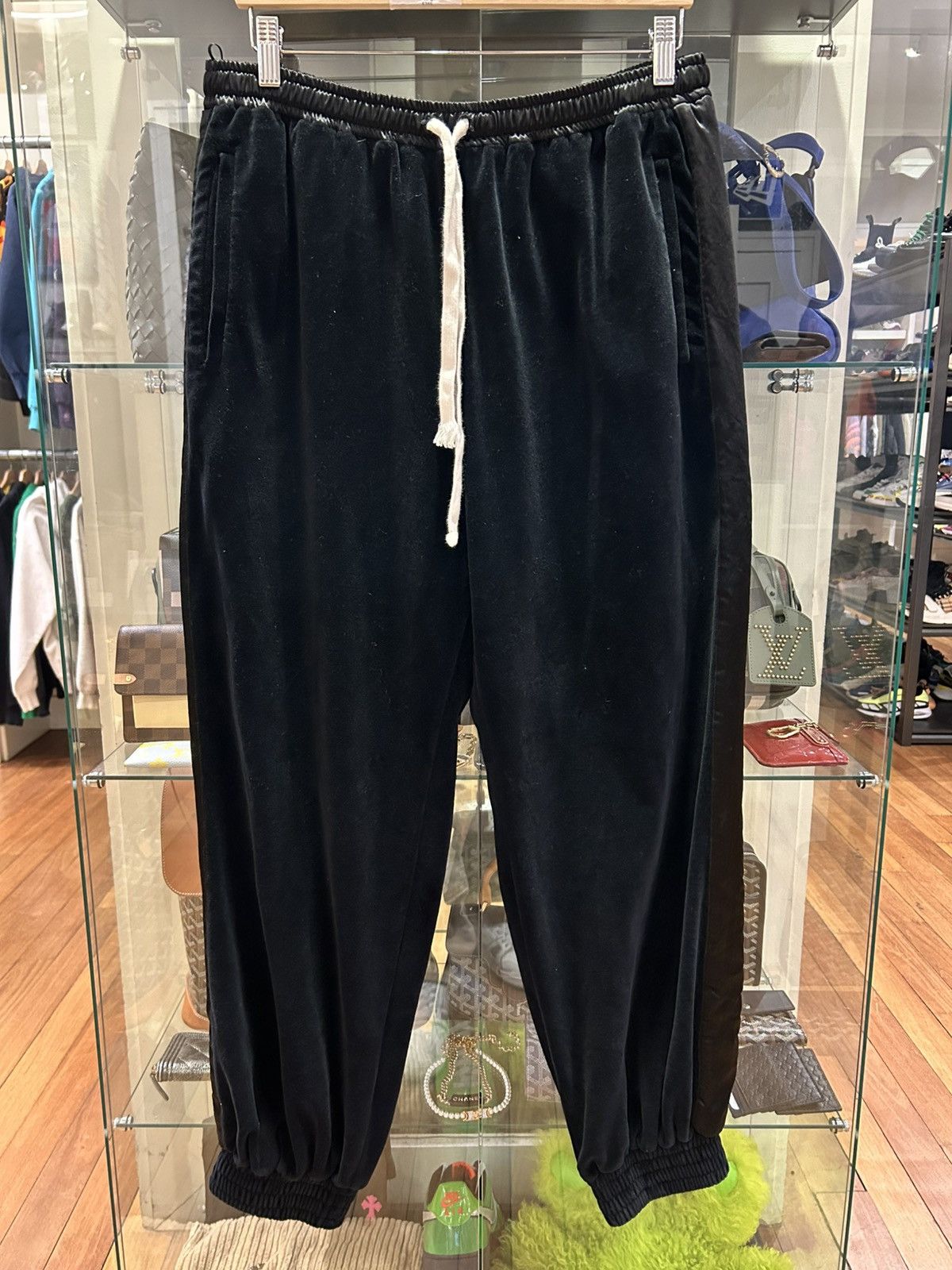 Gucci Gucci Maison De L’amour Velour Sweatpants Size US 34 / EU 50 - 1 Thumbnail