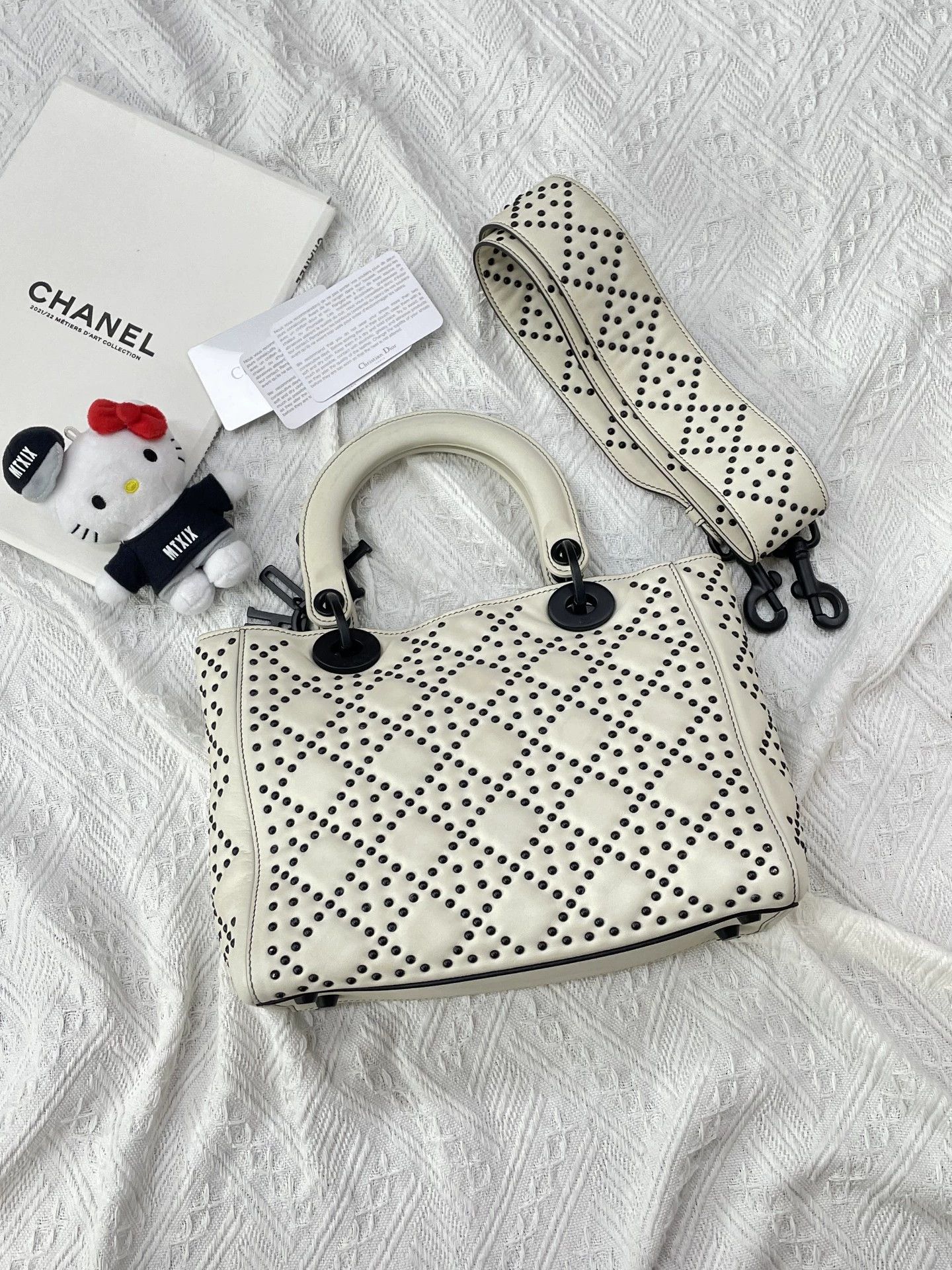 Dior Dior Lady Dior White Studded 5-Comp Matte Clasp LE Size ONE SIZE - 2 Thumbnail