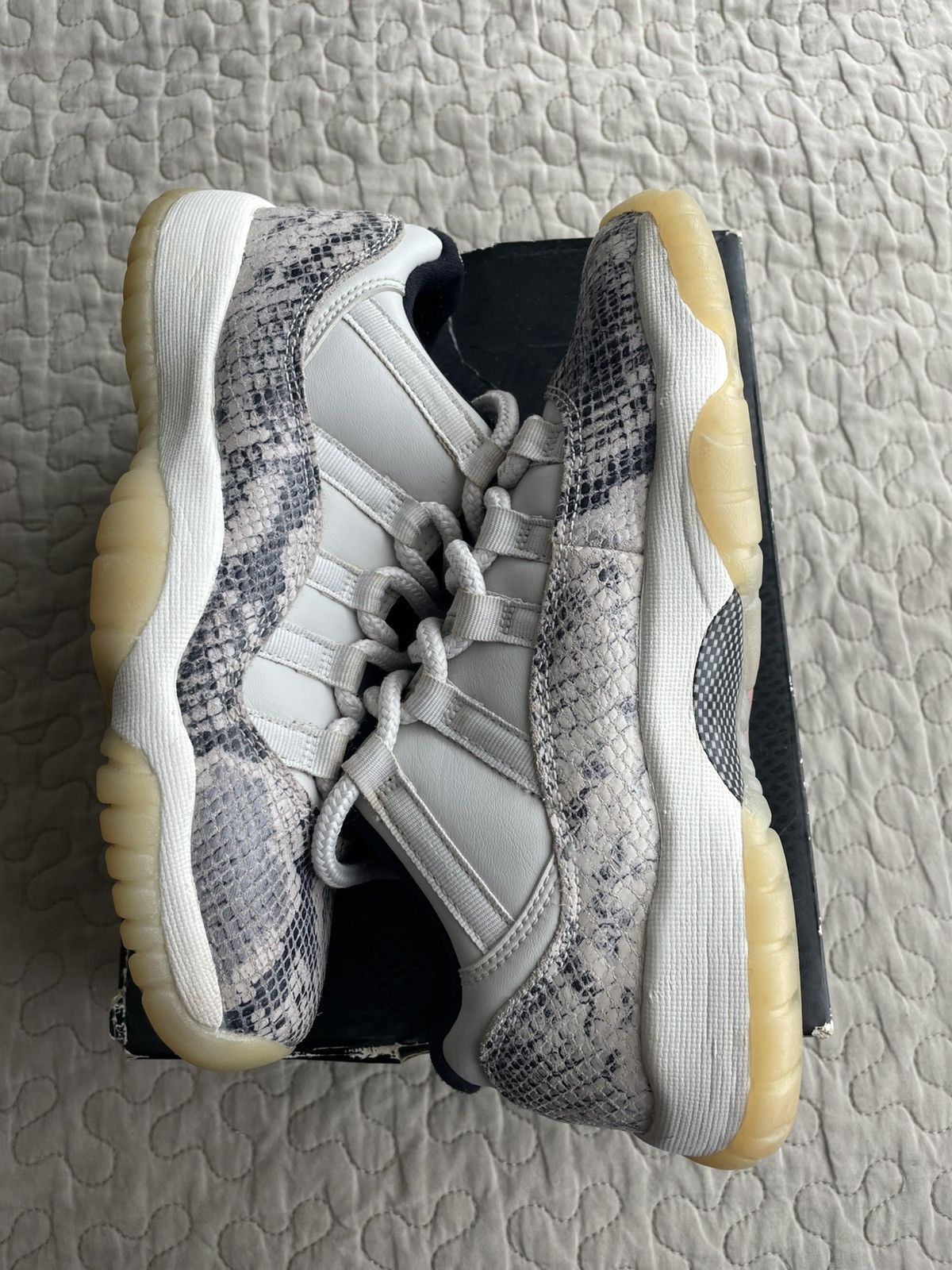 Jordan Brand Jordan 11 low " Light bone " Size US 5 / EU 37 - 1 Thumbnail