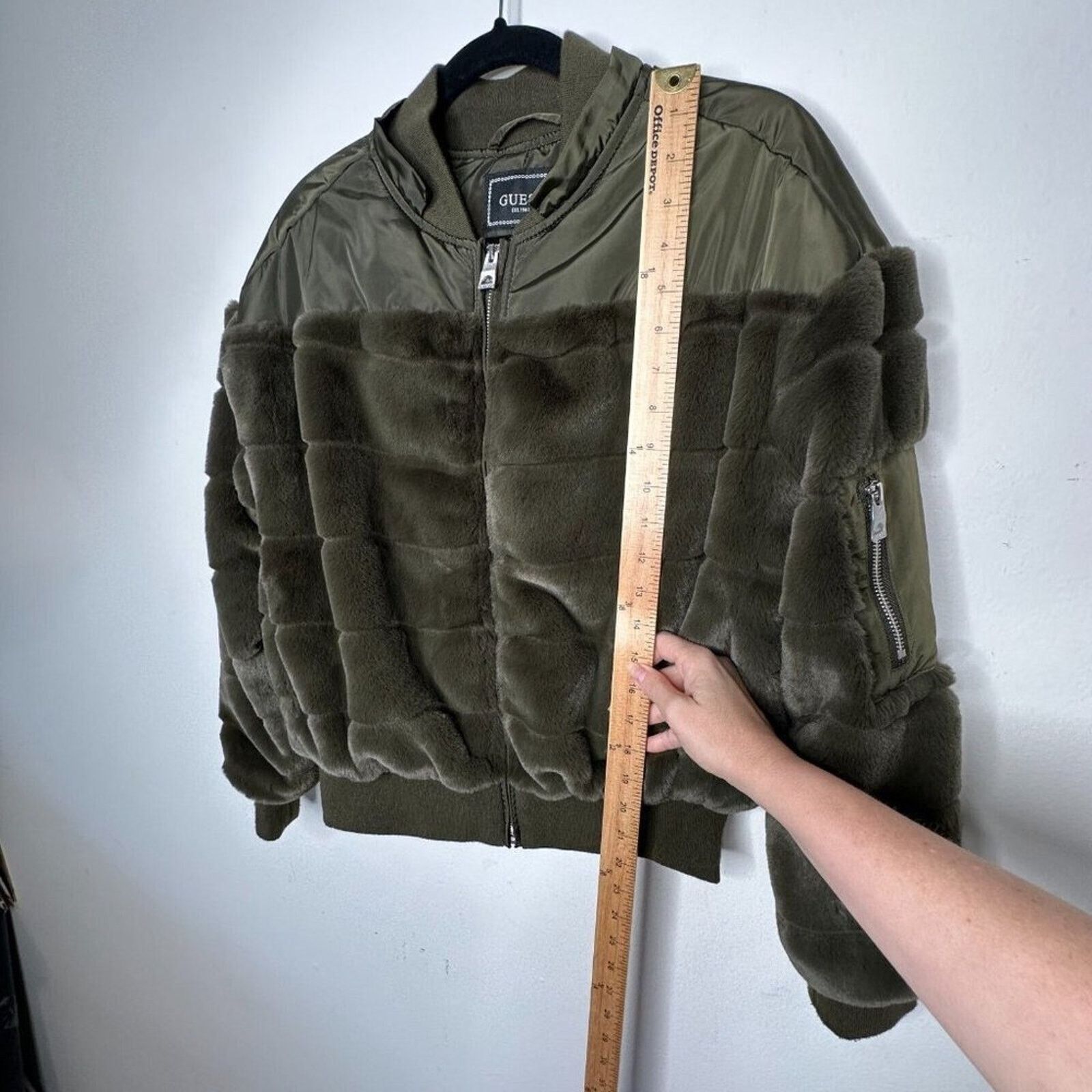 Guess NWOT Guess Felicia Olive Faux Fur Bomber Jacket Pockets XS Size XS / US 0-2 / IT 36-38 - 11 Thumbnail