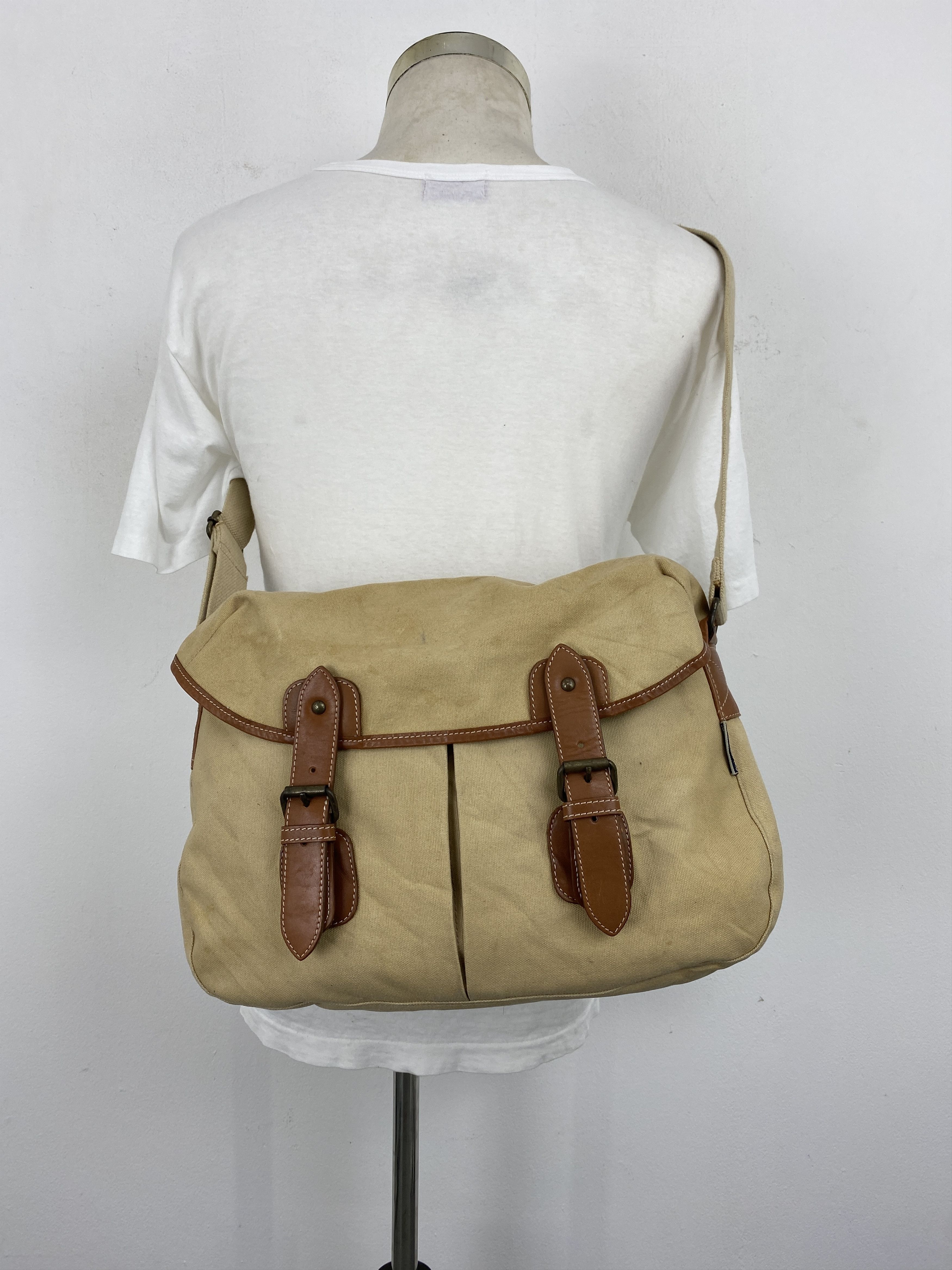 Giordano Vintage Giordano Canvas Leather Sling Bag BG0116 Size ONE SIZE - 1 Thumbnail