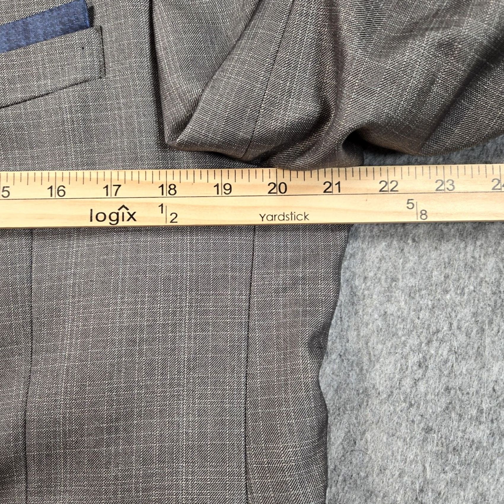 Billy London Rally London Suit Jacket Mens 42 Gray Check Polyester Rayon 2 Button Blazer Size 42R - 5 Thumbnail