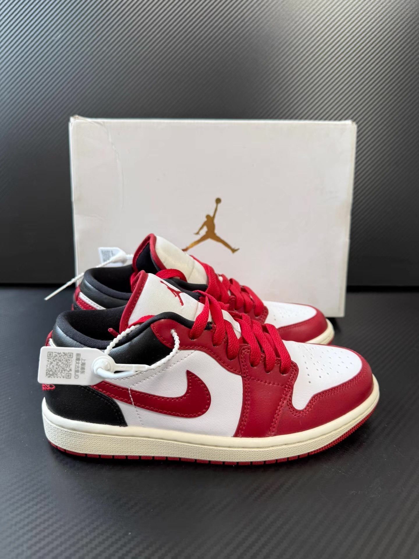 Nike Air Jordan 1 Low White, Red & Black colorway Q10 Size US 7.5 / IT 37.5 - 2 Thumbnail