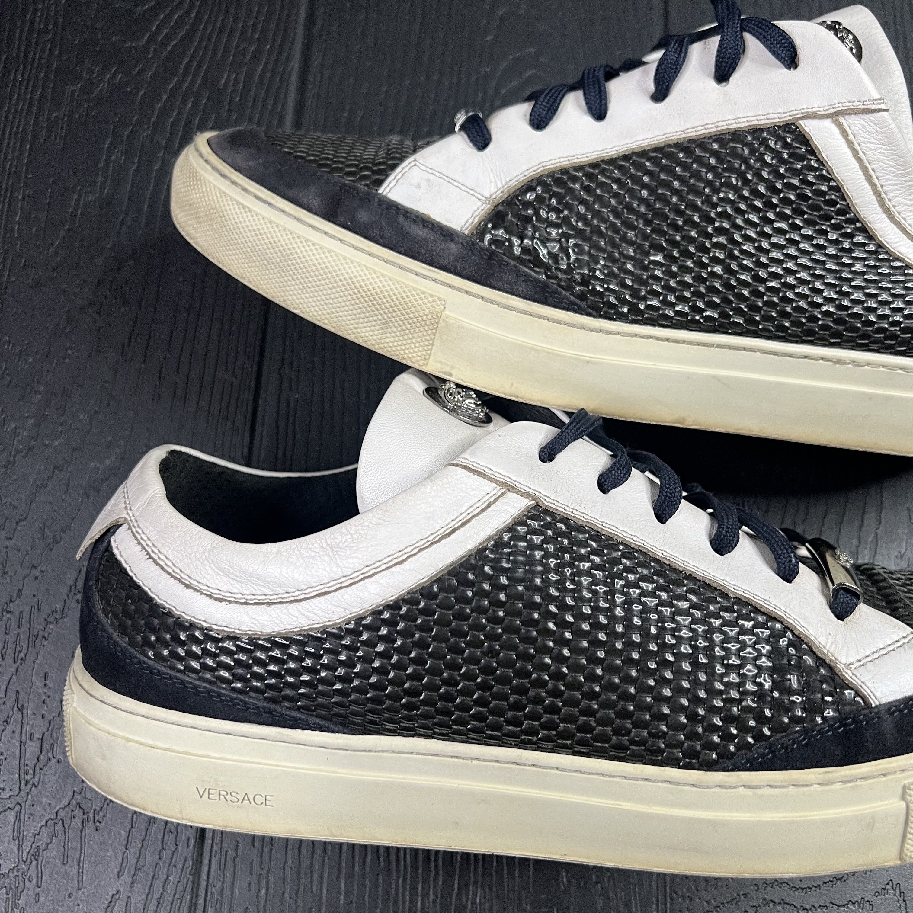 Versace Versace Medusa Low Top Sneaker Size US 11 / EU 44 - 3 Thumbnail