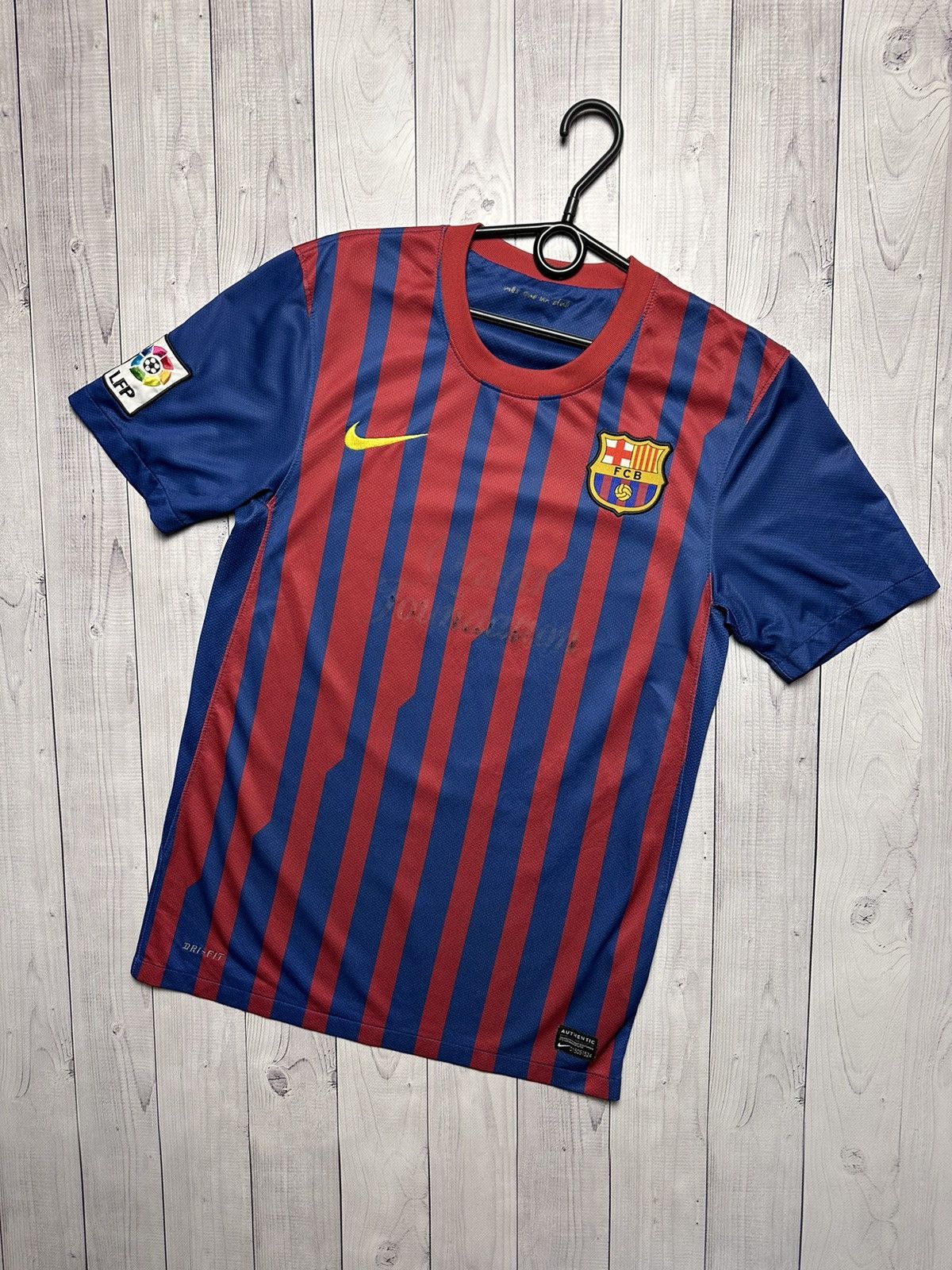 Nike × Vintage Vintage Nike Barcelona soccer jersey size S Size US S / EU 44-46 / 1 - 1 Thumbnail