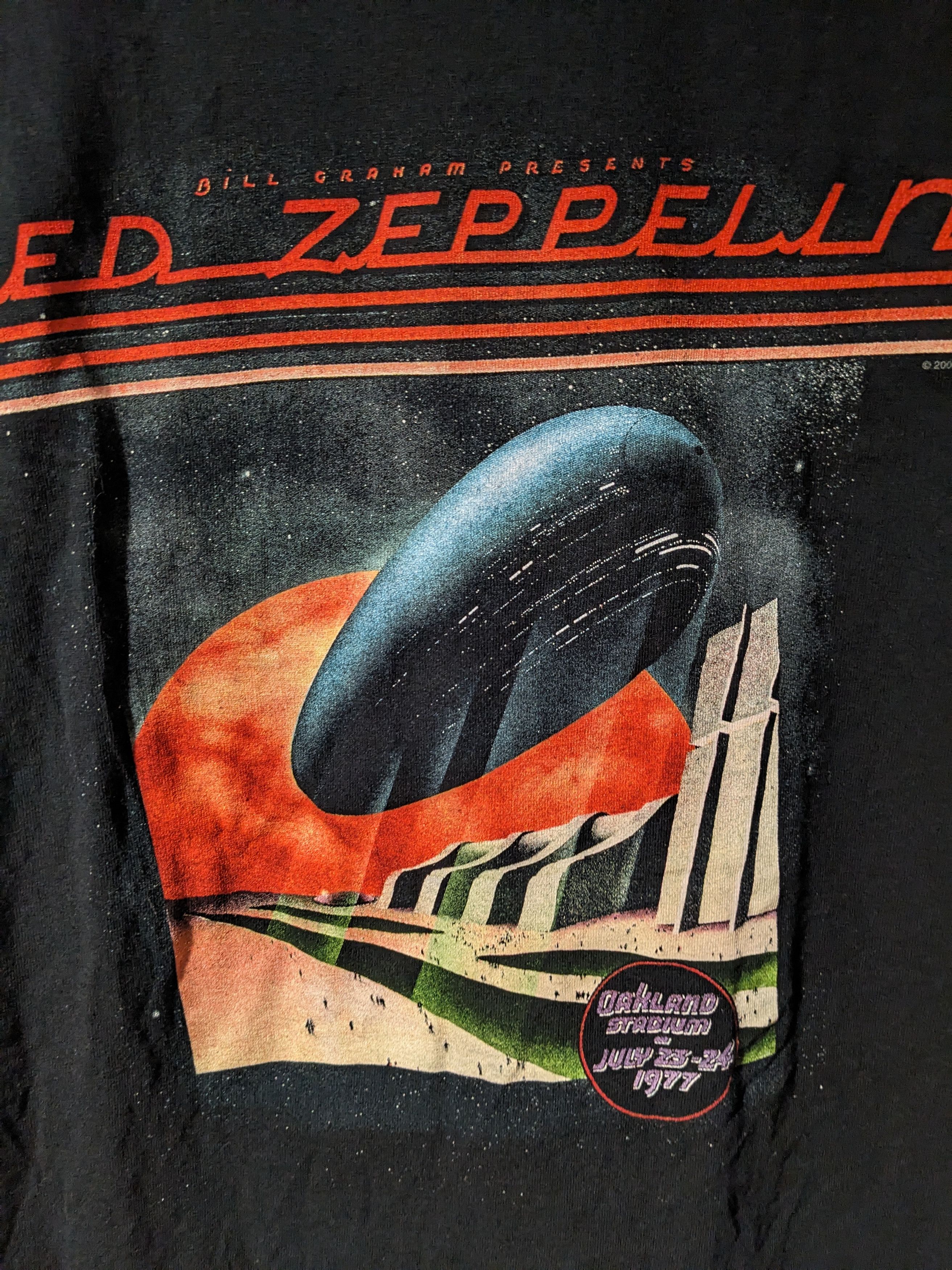 Band Tees × Led Zeppelin × Vintage Vintage 2004 Led Zeppelin Oakland Stadium Tour T-Shirt Size US XL / EU 56 / 4 - 2 Thumbnail