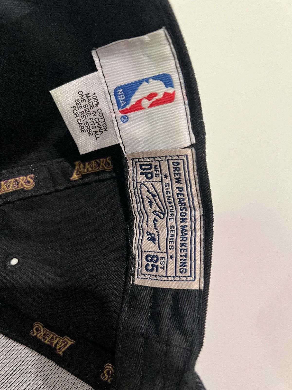 NBA × Vintage Vintage Lakers Flame Drew Pearson Hat Size ONE SIZE - 5 Thumbnail