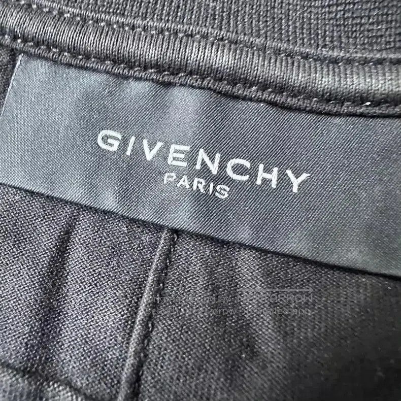 Givenchy Givenchy Black Metal Star Short Sleeve Tee . Size US S / EU 44-46 / 1 - 3 Thumbnail