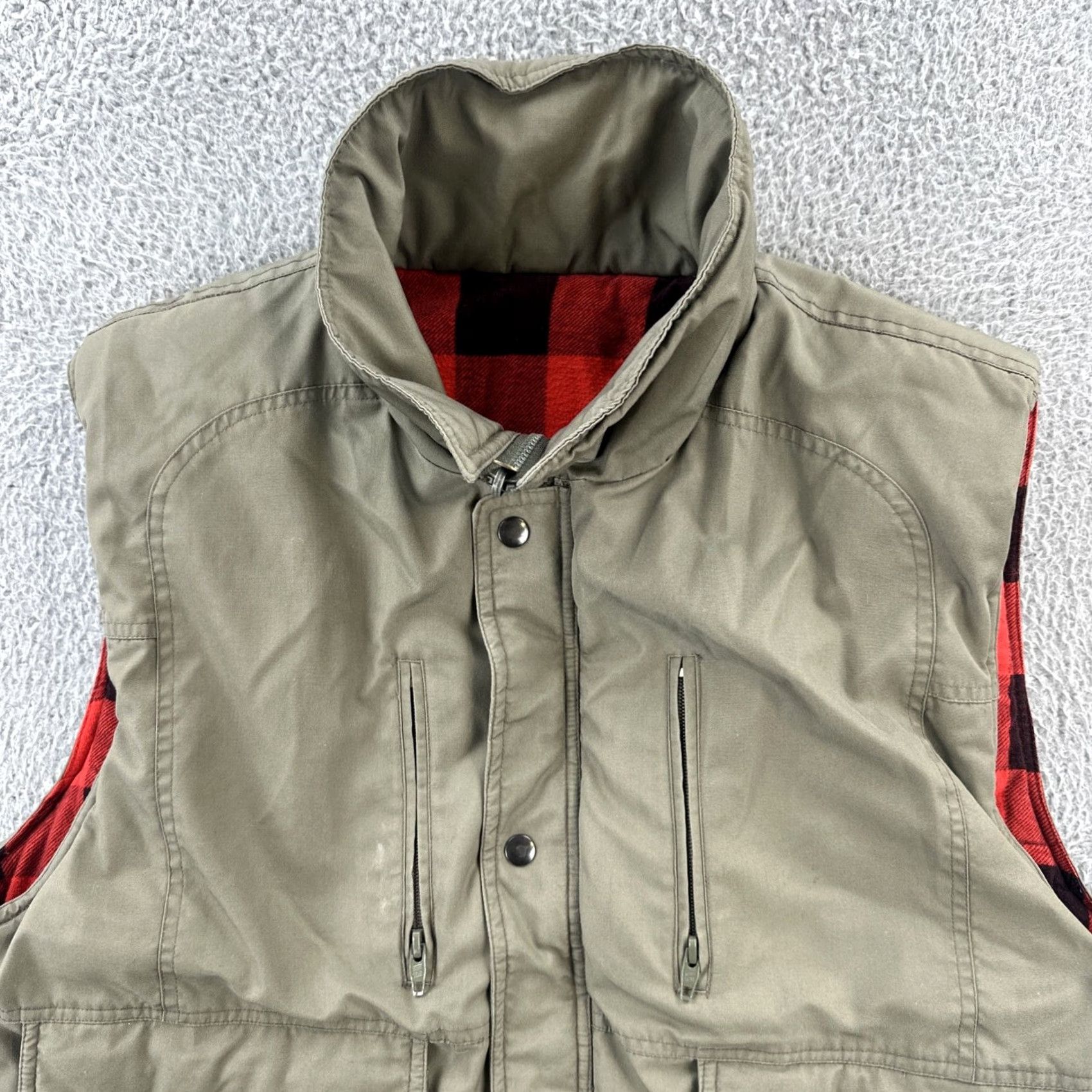 Vintage VINTAGE Reversible Vest Men’s Size Large Khaki Brown & Red Flannel Lined EUC Vest Men L Red Flannel Reversible Puffer Jacket Style Casual Brown Size US L / EU 52-54 / 3 - 5 Thumbnail
