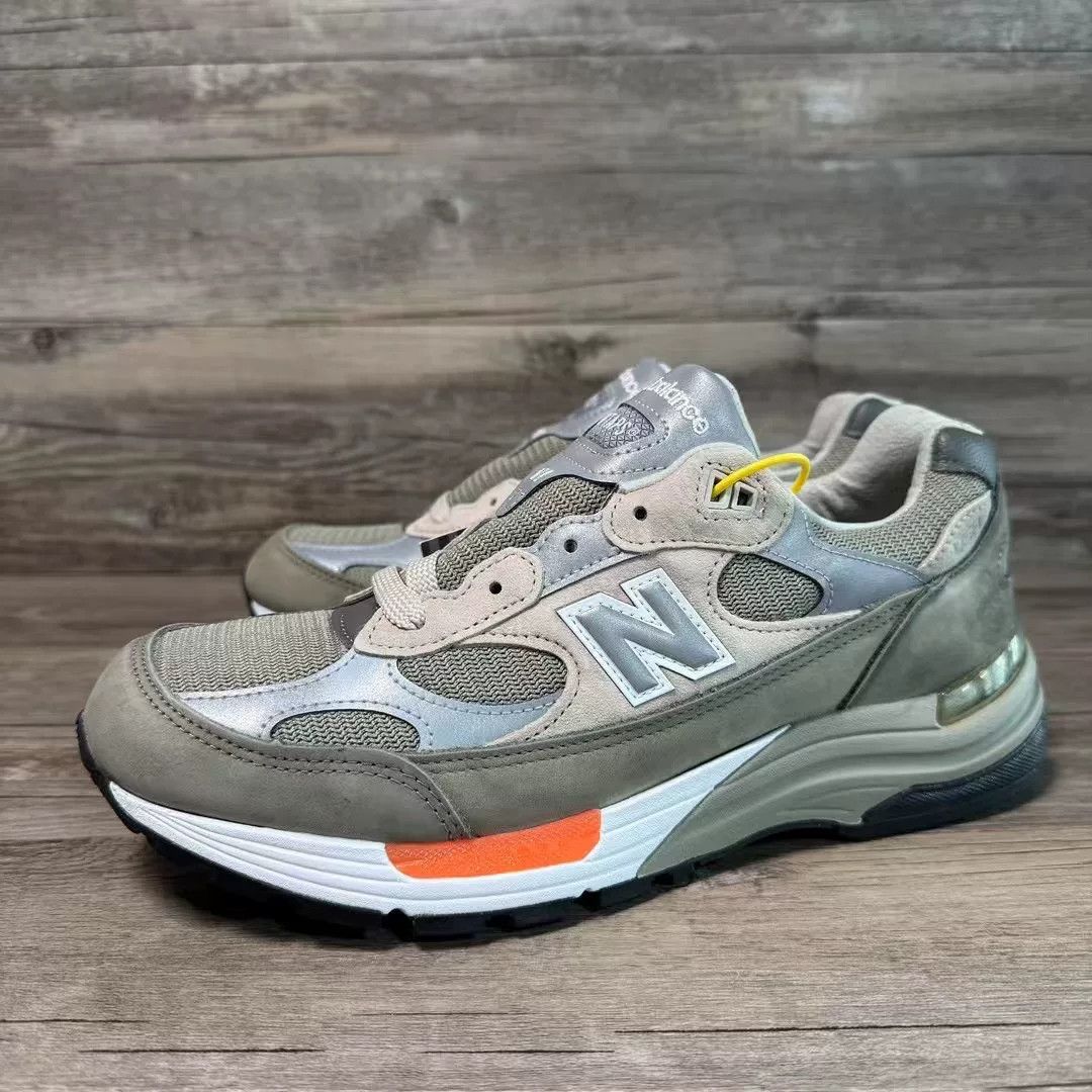 New Balance New Balance Silver Lowtop Sneakers M Men Size US 10 / EU 43 - 1 Thumbnail