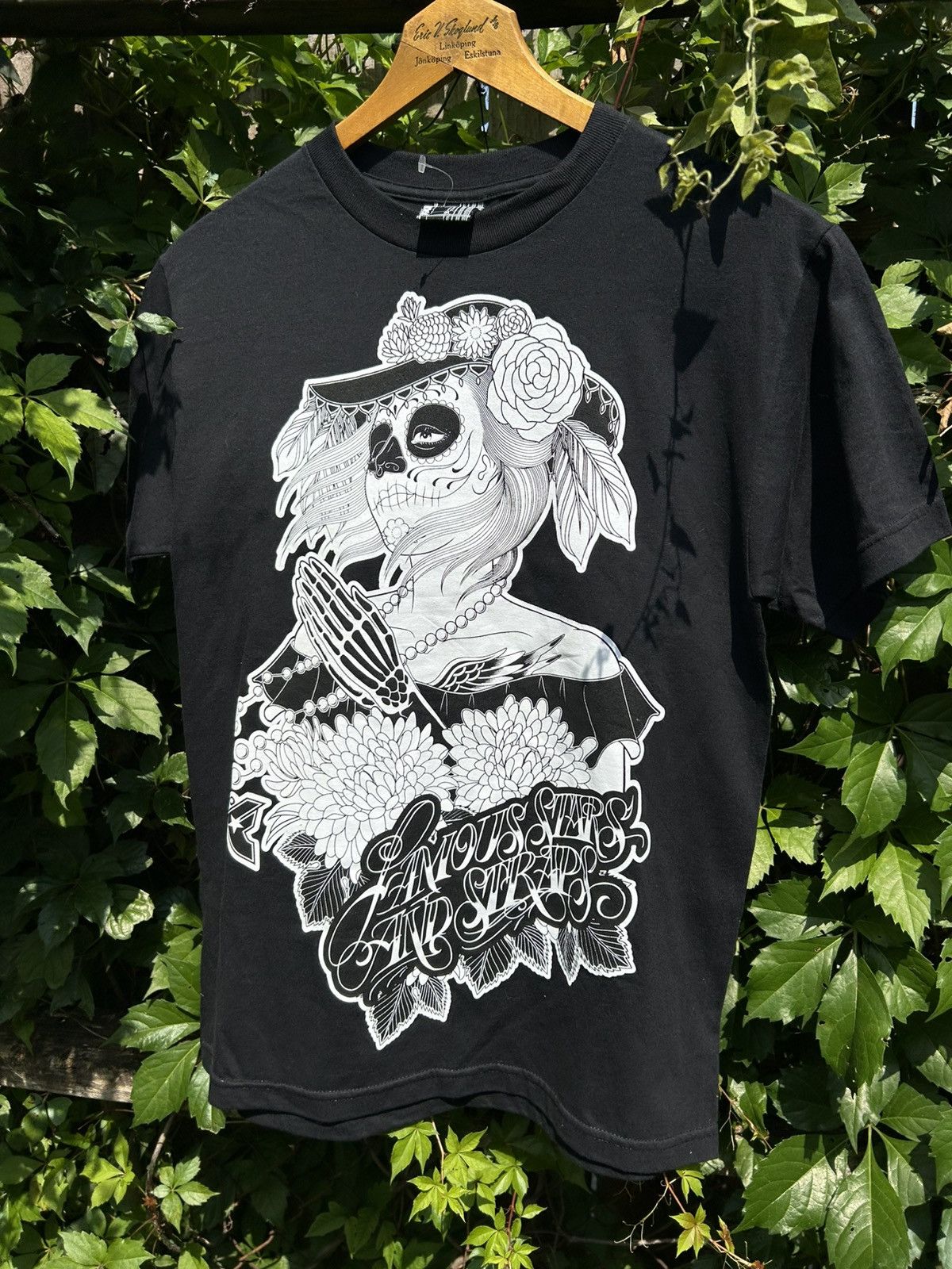 Famous Stars And Straps × Vintage NWOT Famous Stars & Straps Graphic Tattoo Tee M Size US M / EU 48-50 / 2 - 1 Thumbnail