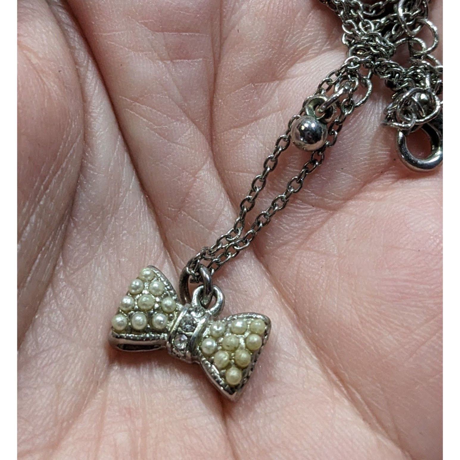Other Vintage Dainty Bow Pendant Necklace With Faux Pearls & Rhine Size ONE SIZE - 5 Thumbnail