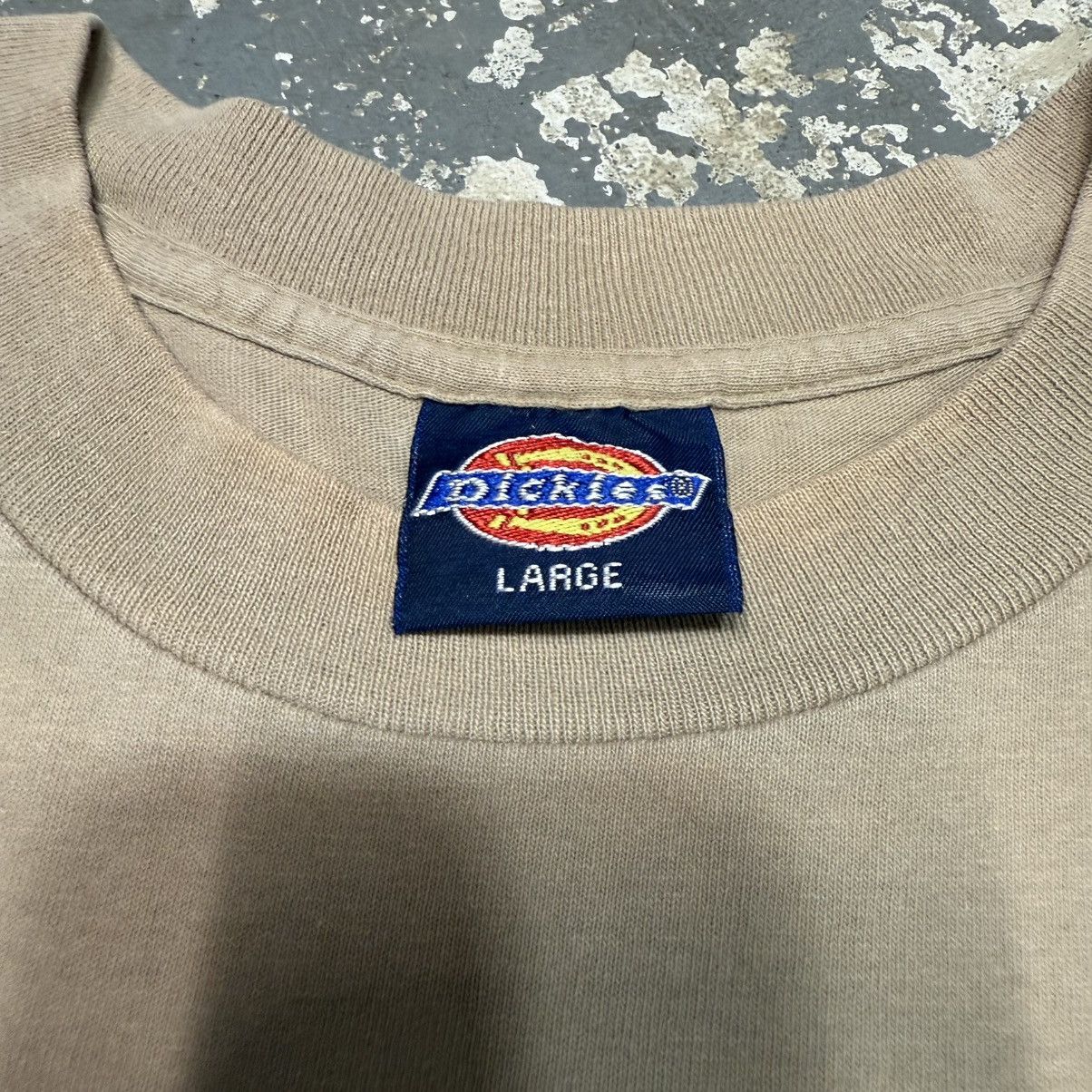 Dickies Vintage Dickies Tan Beige Blank 90s Single Stitch Pocket Tee Size US L / EU 52-54 / 3 - 4 Thumbnail