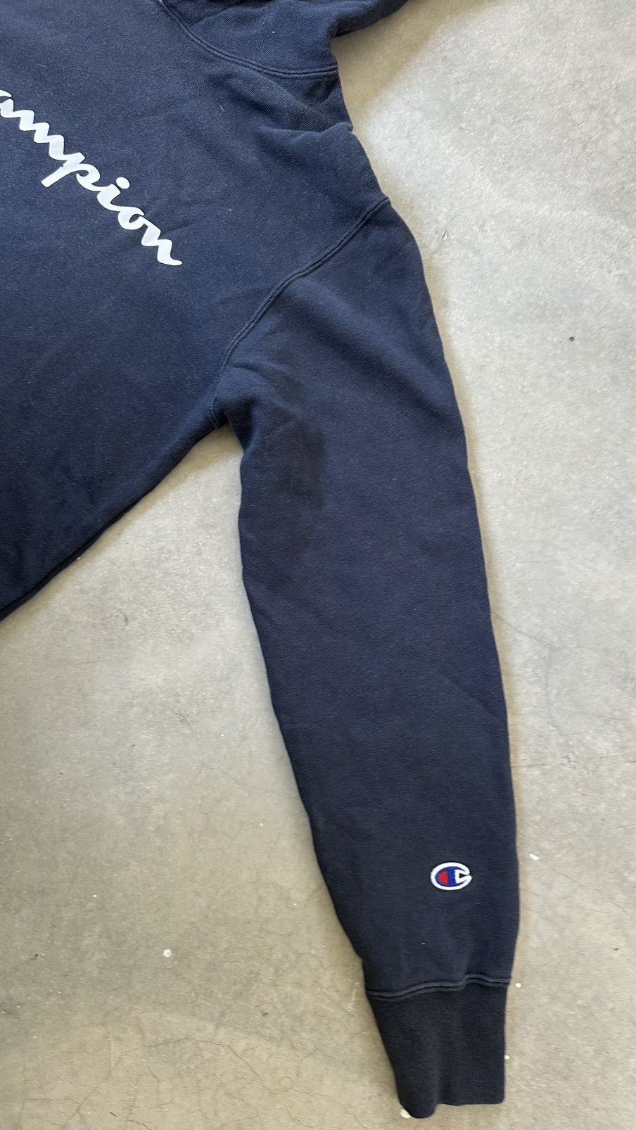 Champion VINTAGE CHAMPION DISTRESSED HOODIE Size US M / EU 48-50 / 2 - 4 Thumbnail