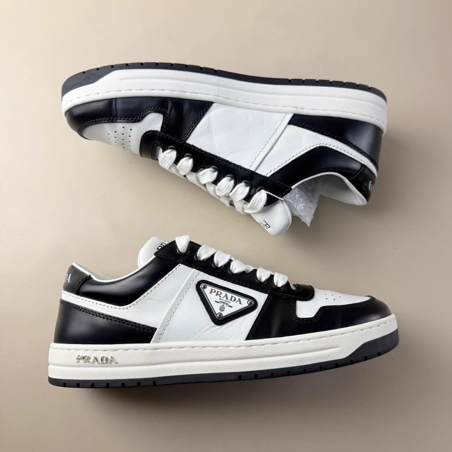 Prada Prada B&W Triangle Logo Sneakers 37 EU Size US 6 / IT 36 - 4 Thumbnail