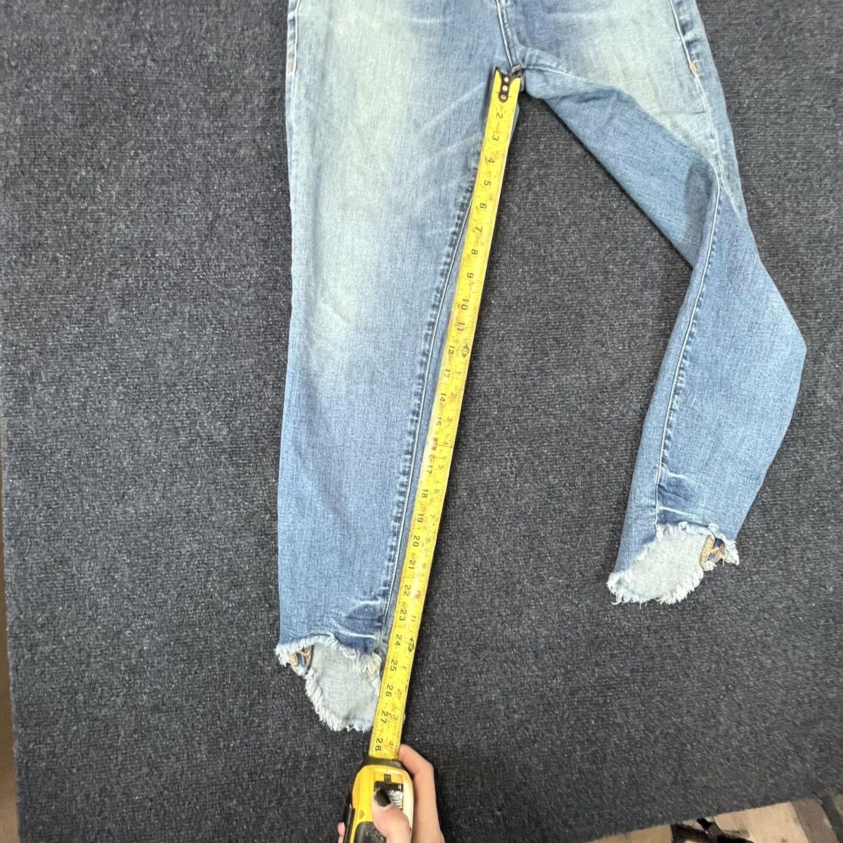 True Religion True Religion Jeans Womens 31 Blue Distressed Frayed Hem Skinny Denim Stretch Skinny Jeans Distressed Pockets Logo Blue Denim Womens 31 Slim Size 24" / US 00 / IT 34 - 5 Thumbnail