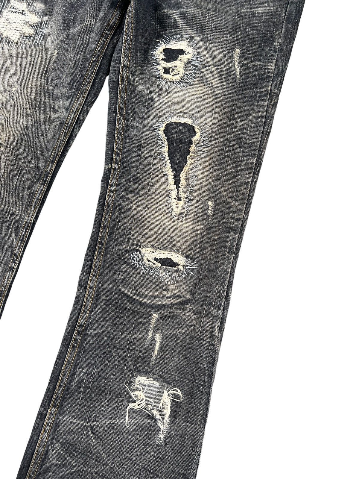 Japanese Brand On Board 🇯🇵 Distressed Flare Denim Size US 31 - 7 Thumbnail