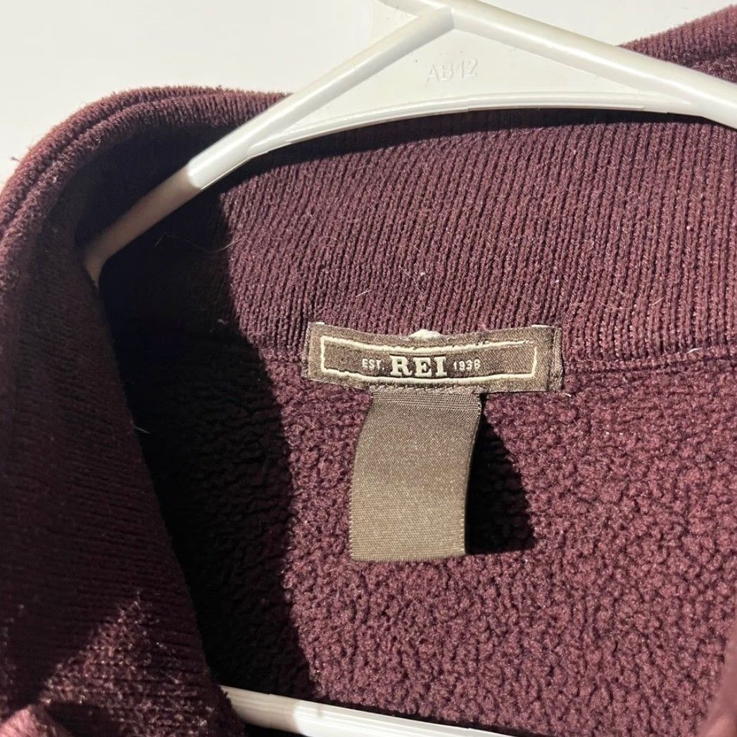 Vintage REI Womens L Full Zip Fleece Jacket Burgundy Maroon Sweater Mock Neck Outdoor Coat Zip Long Sleeve Casual Travel Fall Winter Spring All Seasons Size L / US 10 / IT 46 - 2 Thumbnail