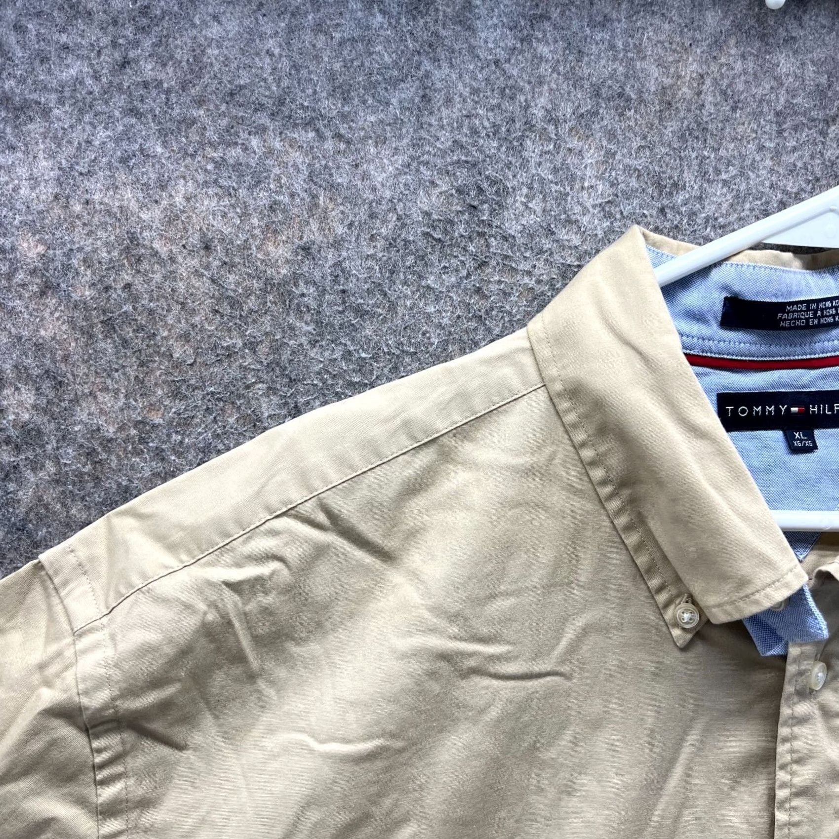 Tommy Hilfiger VINTAGE Tommy Hilfiger Shirt Mens XL Tan Casual Button Up Pocket Outdoors Camp Shirt Size US XL / EU 56 / 4 - 2 Thumbnail