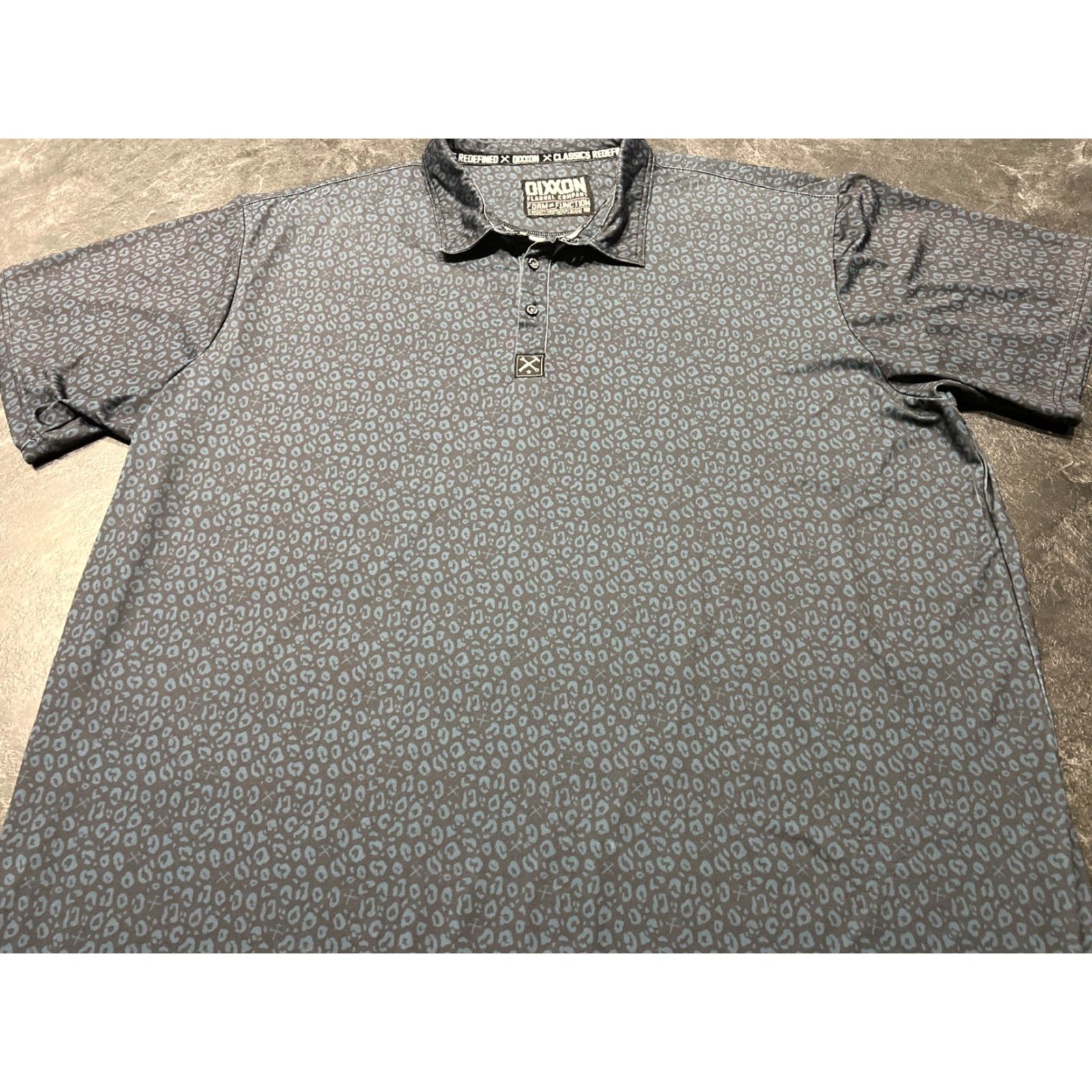 Vintage Dixxon Polo Shirt Mens Big 4X Blue Black Animal Print Short Sleeve Button Collar Performance Stretch Golf Casual Mens Size US XXL / EU 58 / 5 - 2 Thumbnail