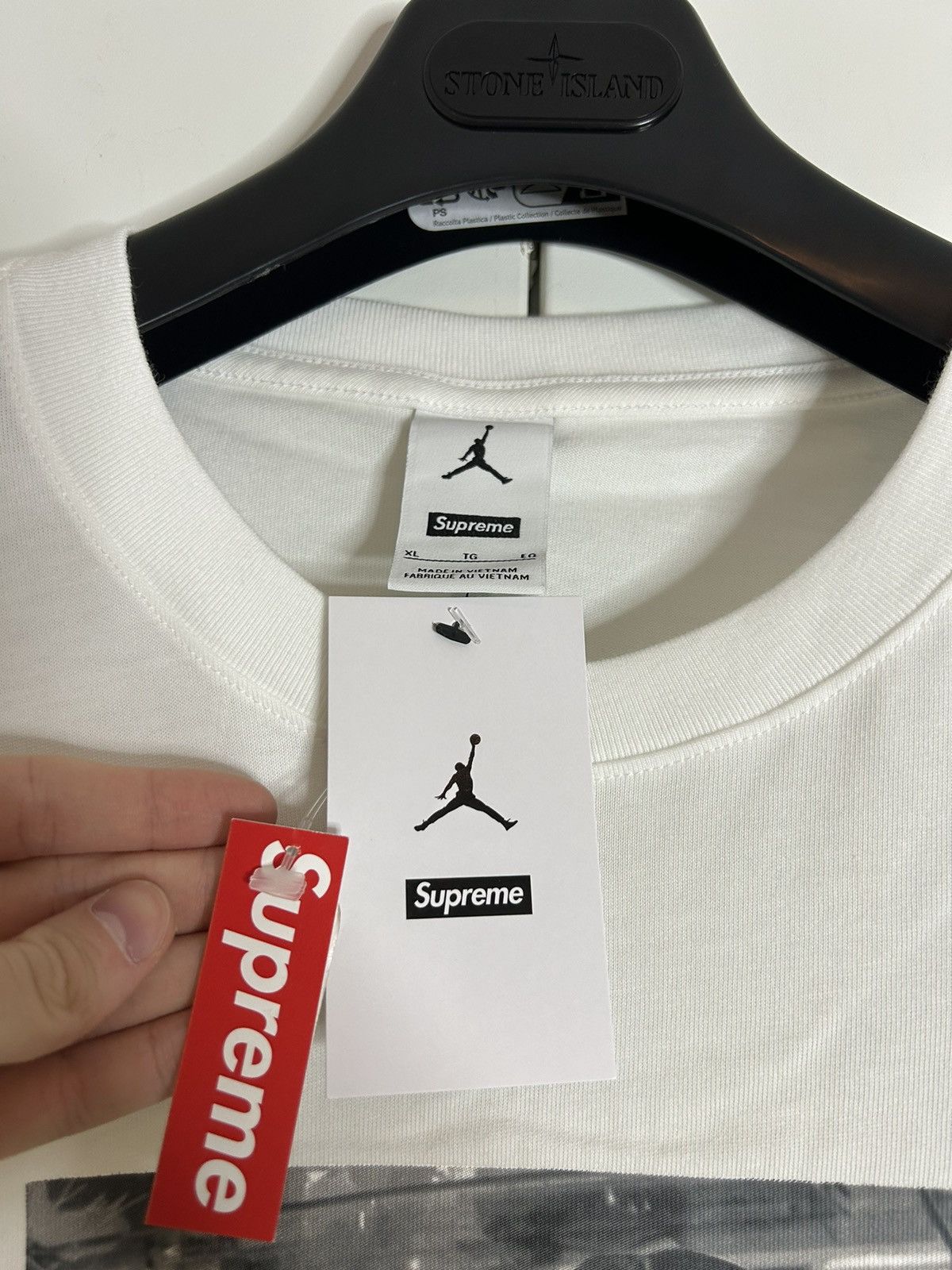 Jordan Brand × Nike × Supreme Supreme x Jordan Biggie X-Large XL/XL Top Size US XL / EU 56 / 4 - 3 Thumbnail