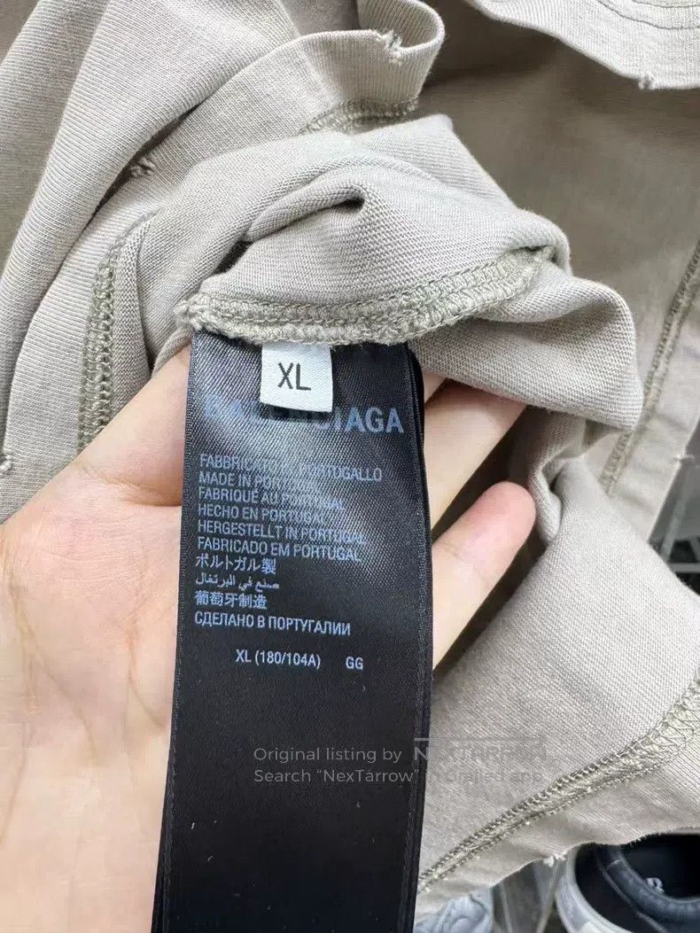 Balenciaga Balenciaga Short-sleeved top with small logo on chest Size US XL / EU 56 / 4 - 4 Thumbnail