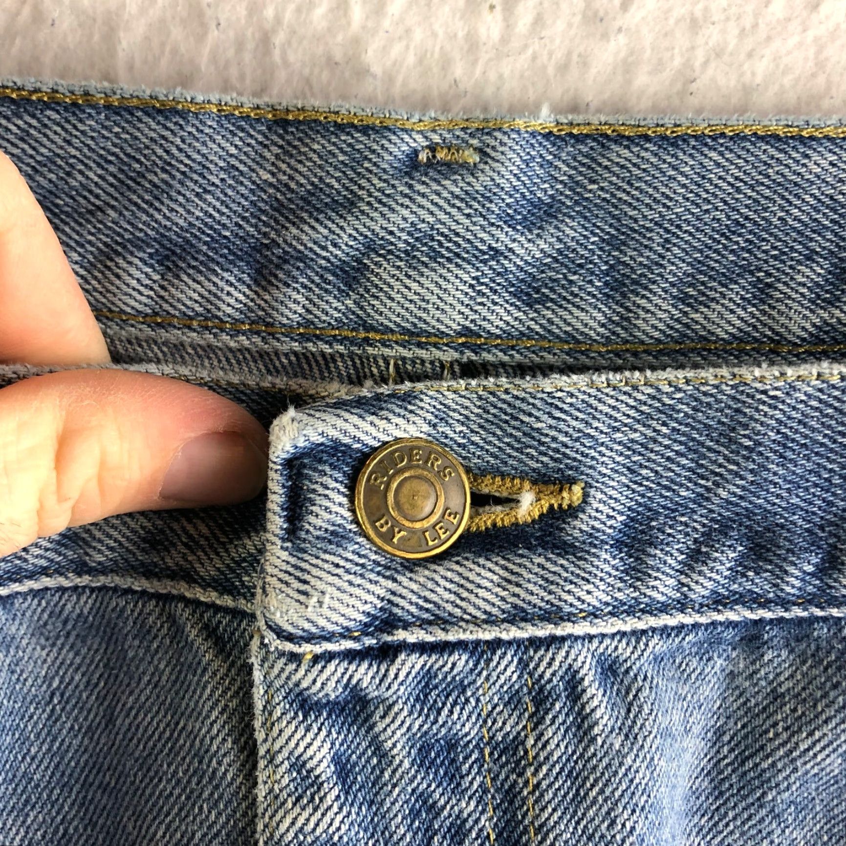 Vintage Riders Mens 42x30 Jeans Mid Rise Straight Leg Light Wash Blue Denim Casual Regular Rise Mens Size US 42 / EU 58 - 7 Thumbnail