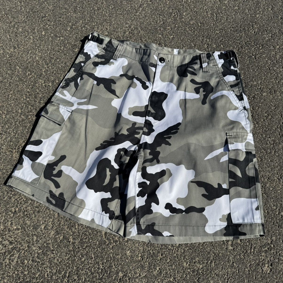 Japanese Brand Japanese Style Camo Jorts Archive avant garde y2k baggy Size US 34 / EU 50 - 4 Thumbnail
