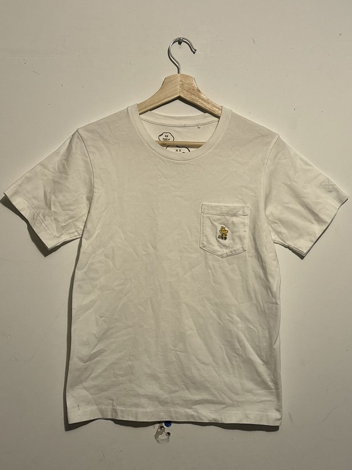 Kaws × Peanuts × Uniqlo Uniqlo X Kaws X Peanuts Woodstock White SS Pocket T-Shirt Size US XS / EU 42 / 0 - 2 Thumbnail