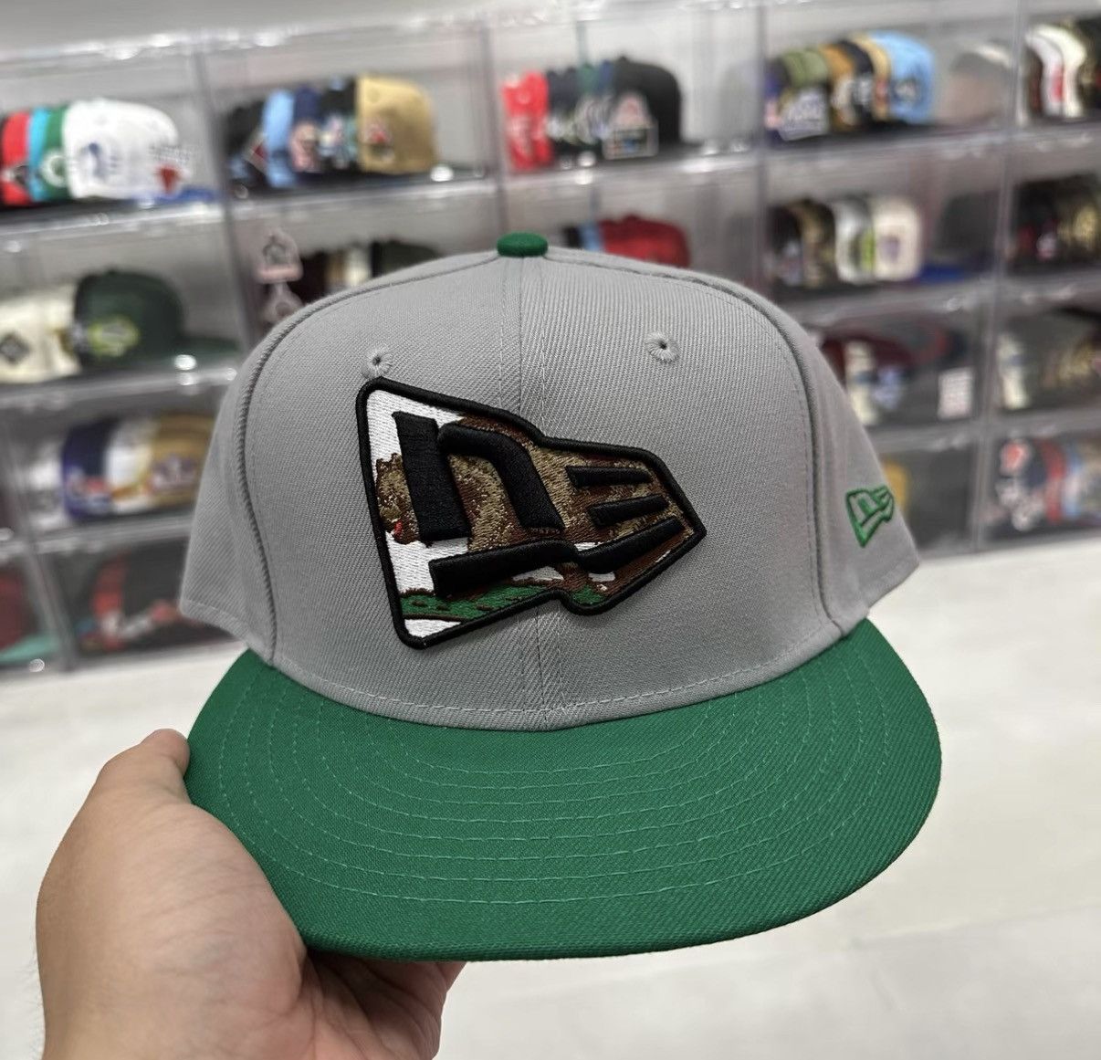 New Era New Era Classic Logo Embroidered Flat Brim Baseball Cap J32 Size ONE SIZE - 1 Thumbnail
