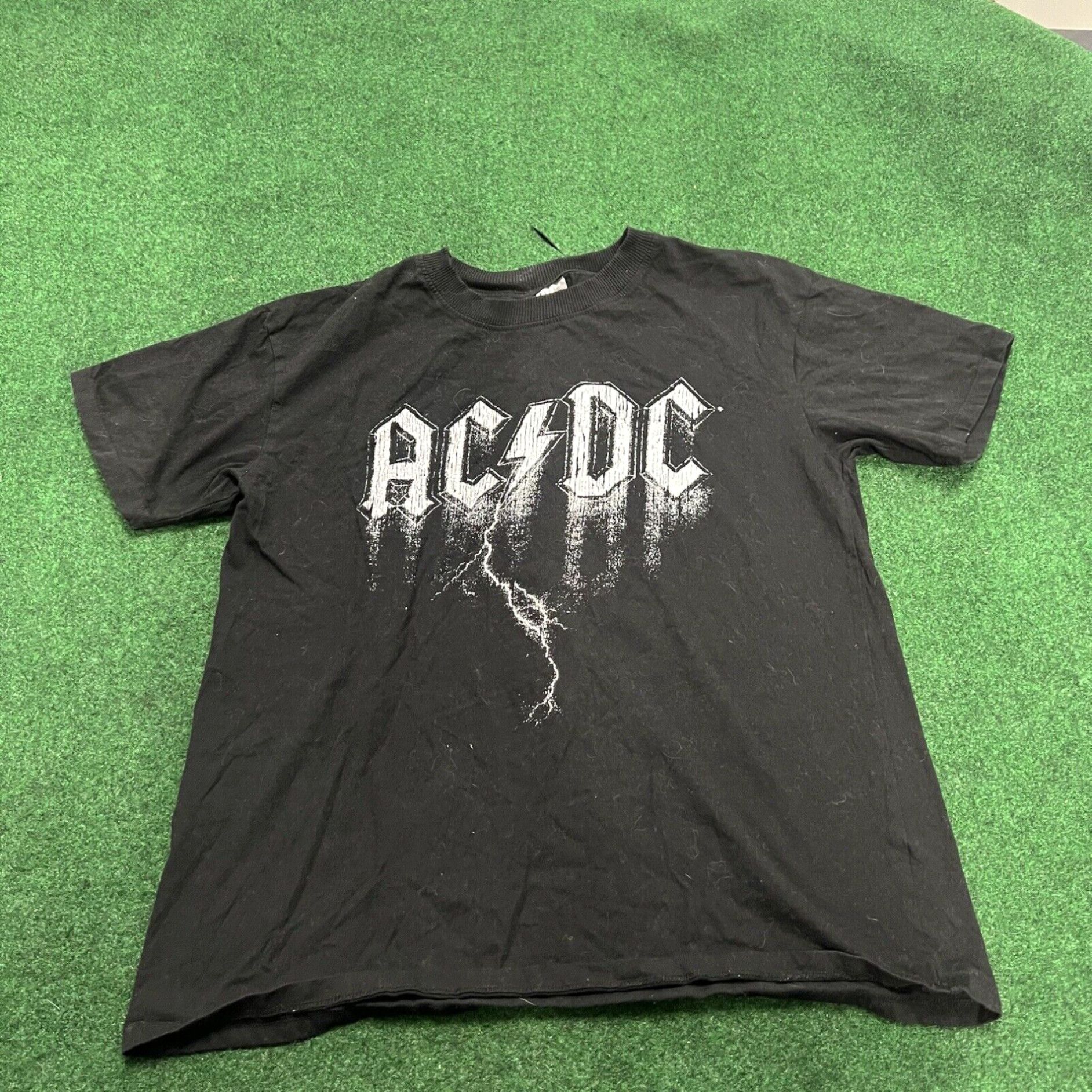 Vintage Vintage Y2K AC/DC Lightning T Shirt Size Small Fade Rock Band Tee Size US S / EU 44-46 / 1 - 1 Thumbnail