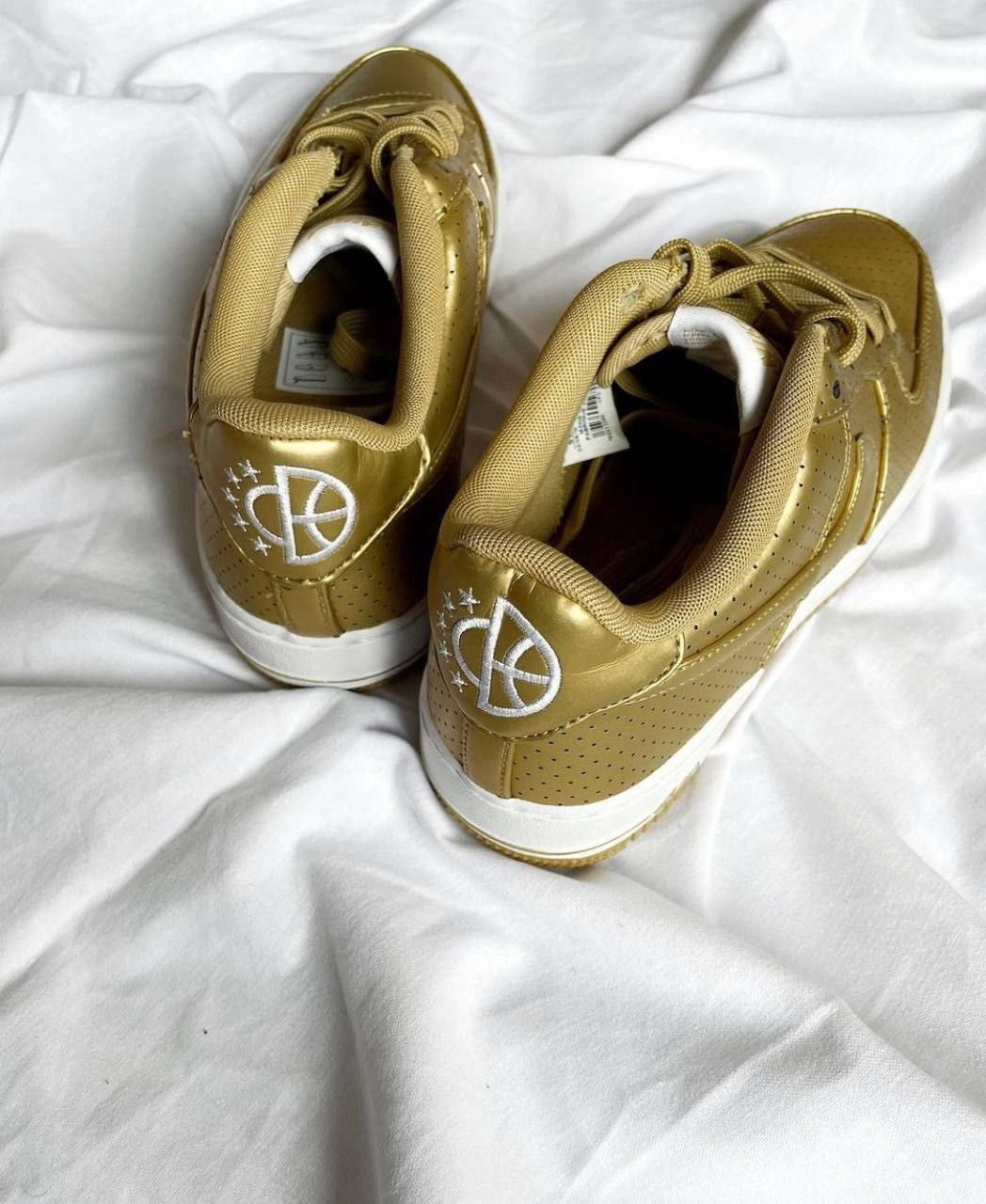 Nike Gold shoes Nike air force 1 low lv8 gs Size US 6 / EU 39 - 5 Thumbnail