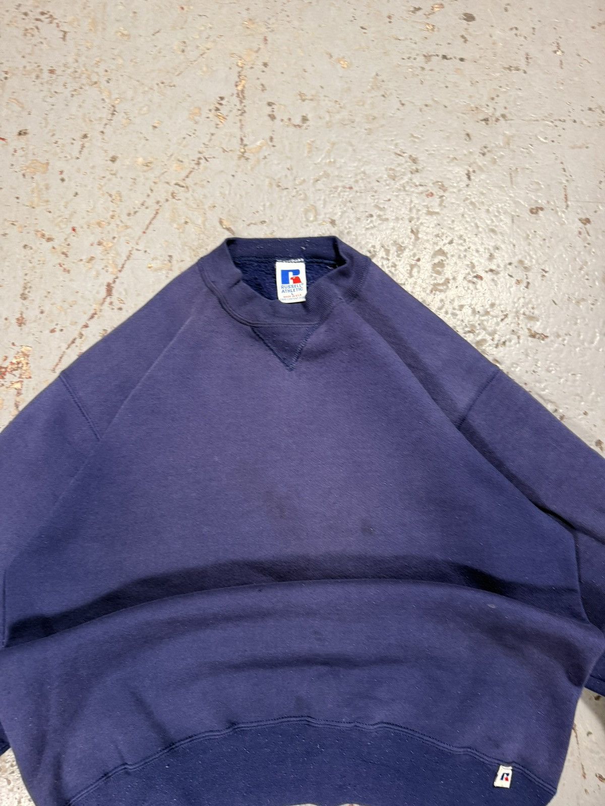 Russell Athletic Vintage Sun Faded Russell Athletics Blank Crewneck Sweater Size US L / EU 52-54 / 3 - 3 Thumbnail