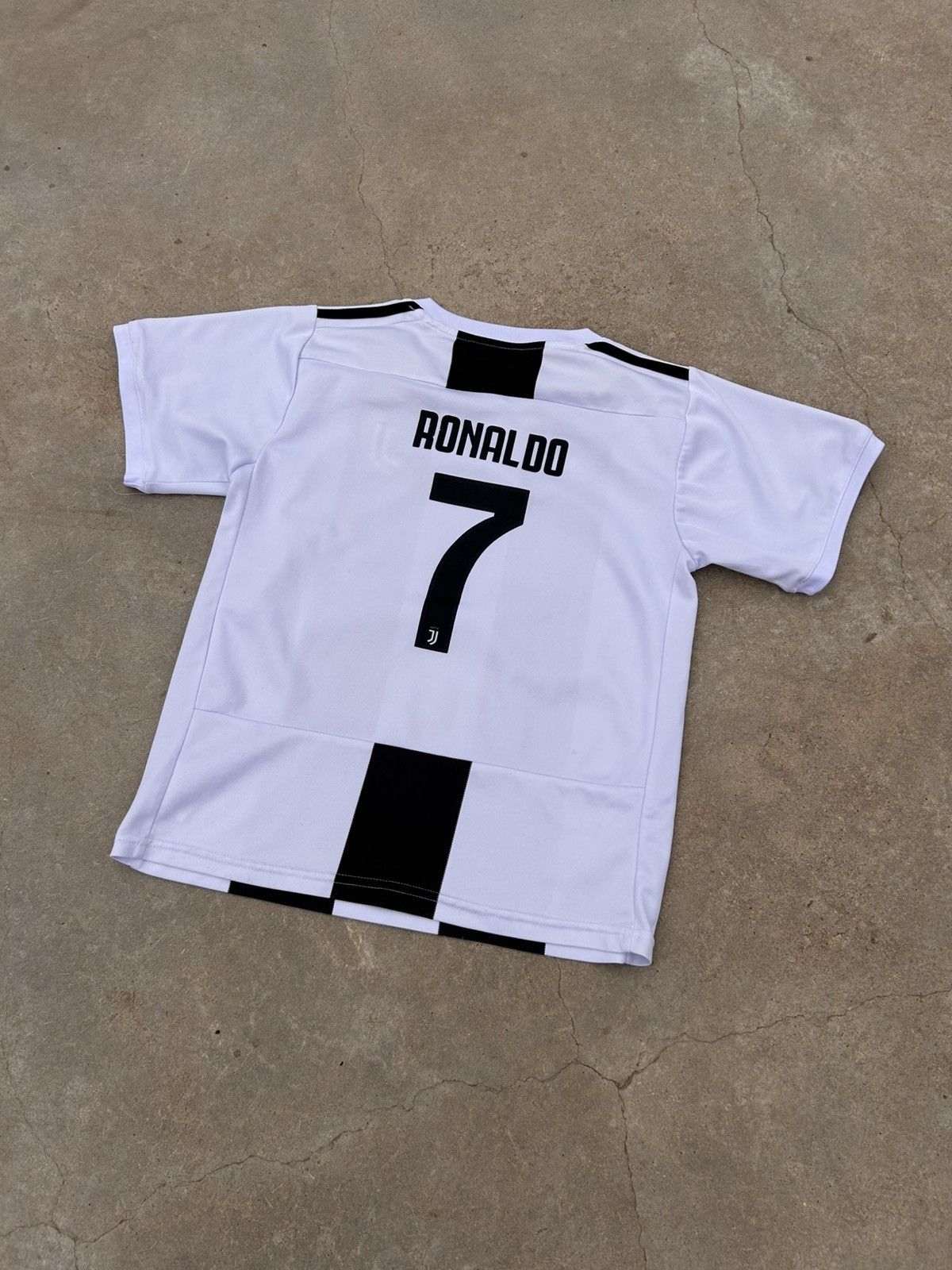 Adidas Cristiano Ronaldo Adidas Juventus 18/19 Home Jersey Size US XS / EU 42 / 0 - 4 Thumbnail