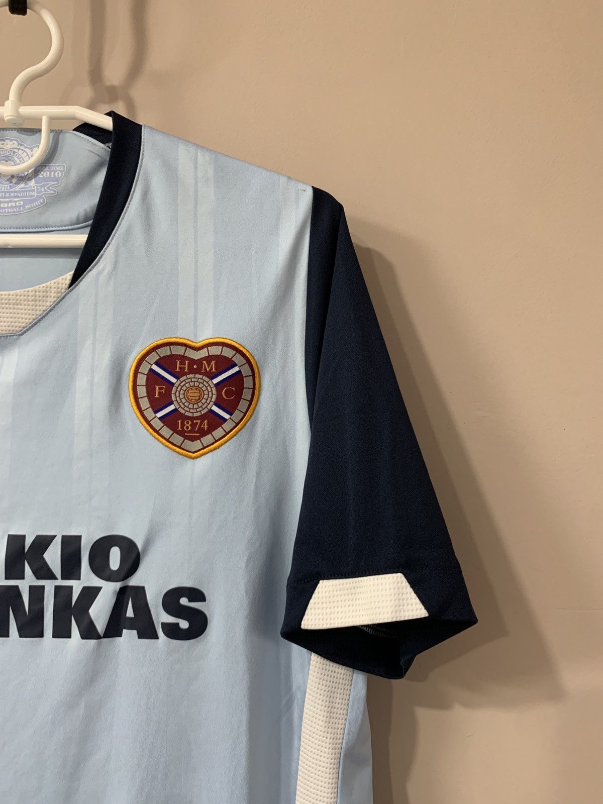 Umbro Heart Of Midlothian 2009 Away Football Shirt Umbro Soccer Size US M / EU 48-50 / 2 - 4 Thumbnail