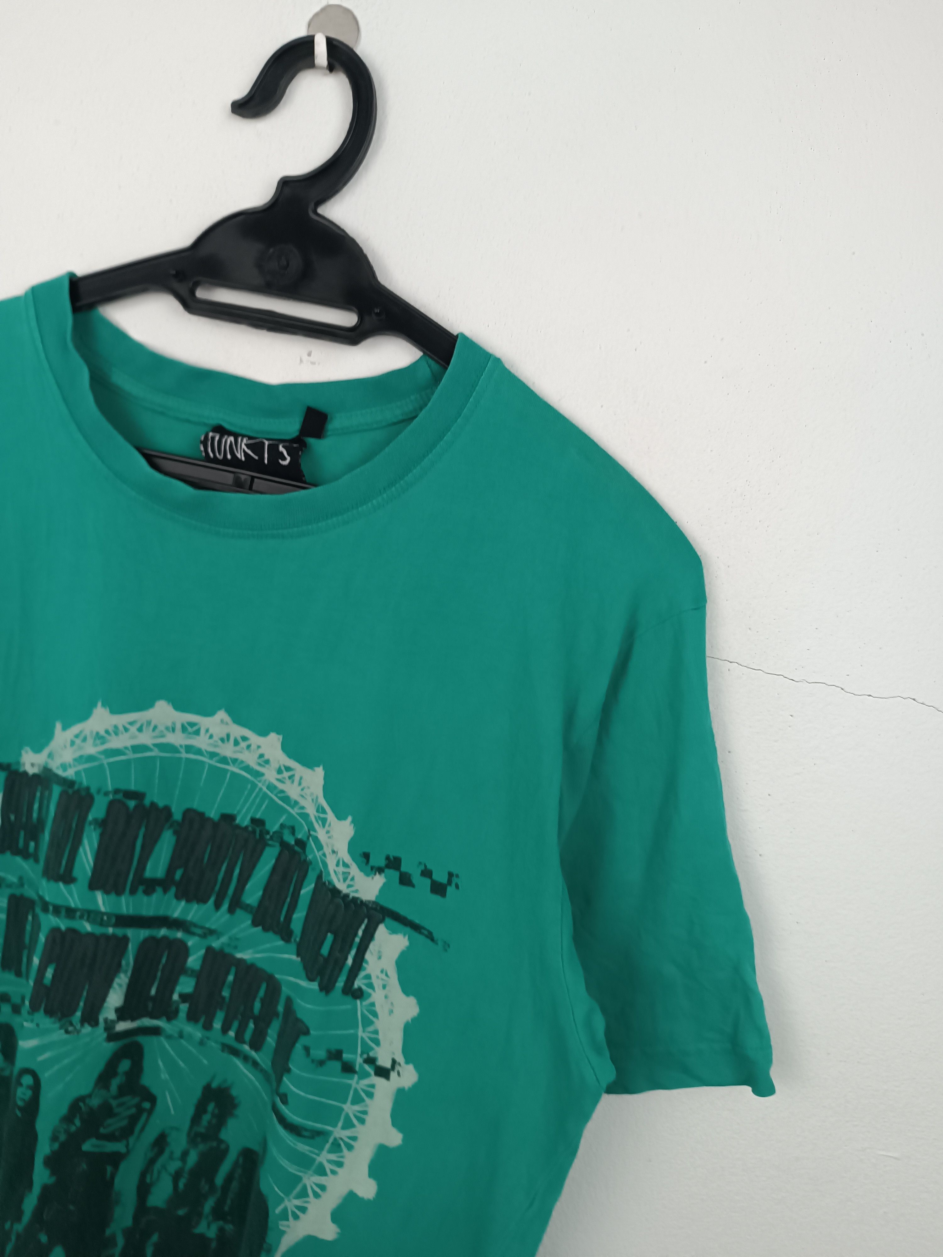 Vintage VINTAGE THE LOST BOYS HORROR COMEDY TEE fright night dark Size US M / EU 48-50 / 2 - 11 Thumbnail