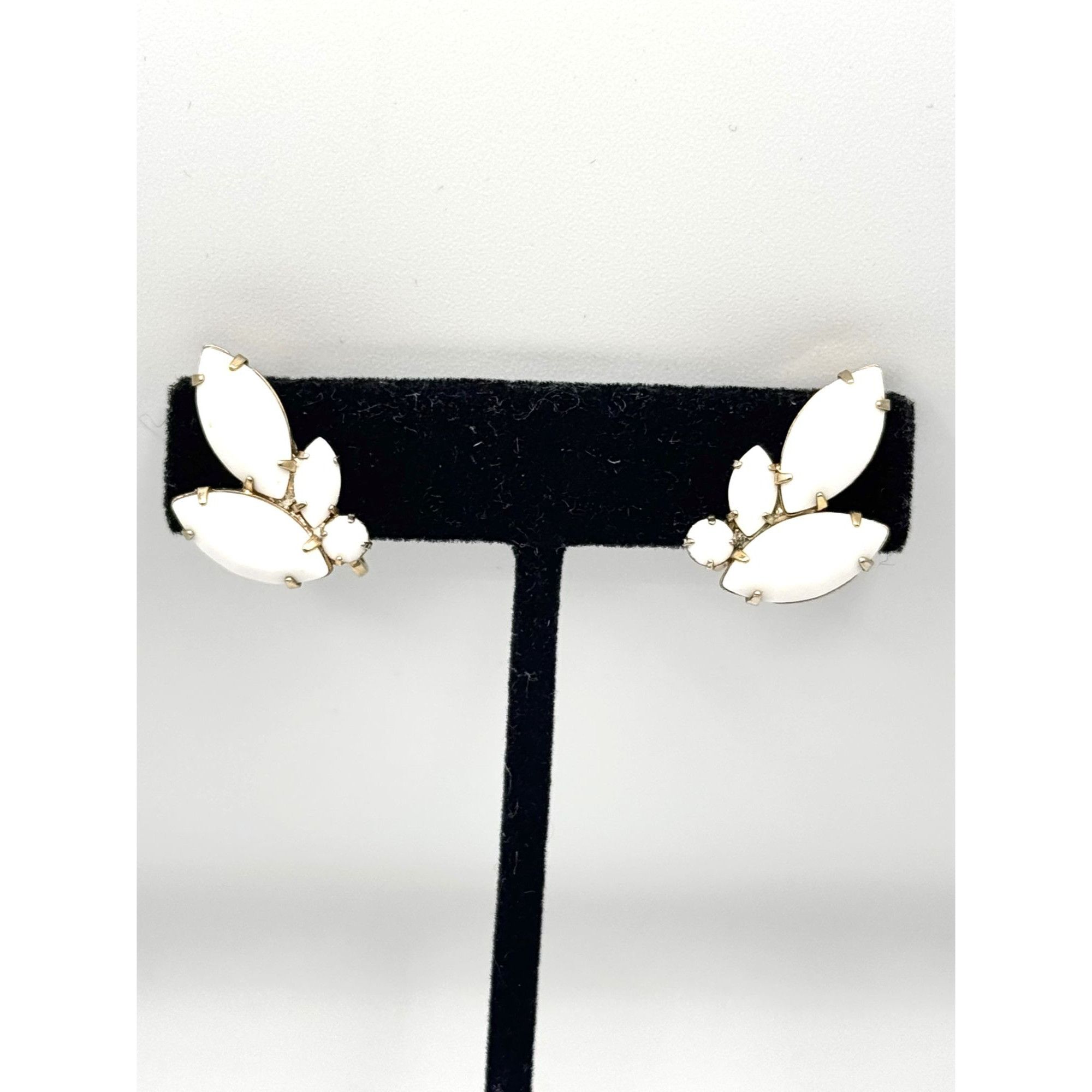 Vintage Vintage white milk glass rhinestone earrings Size ONE SIZE - 1 Thumbnail