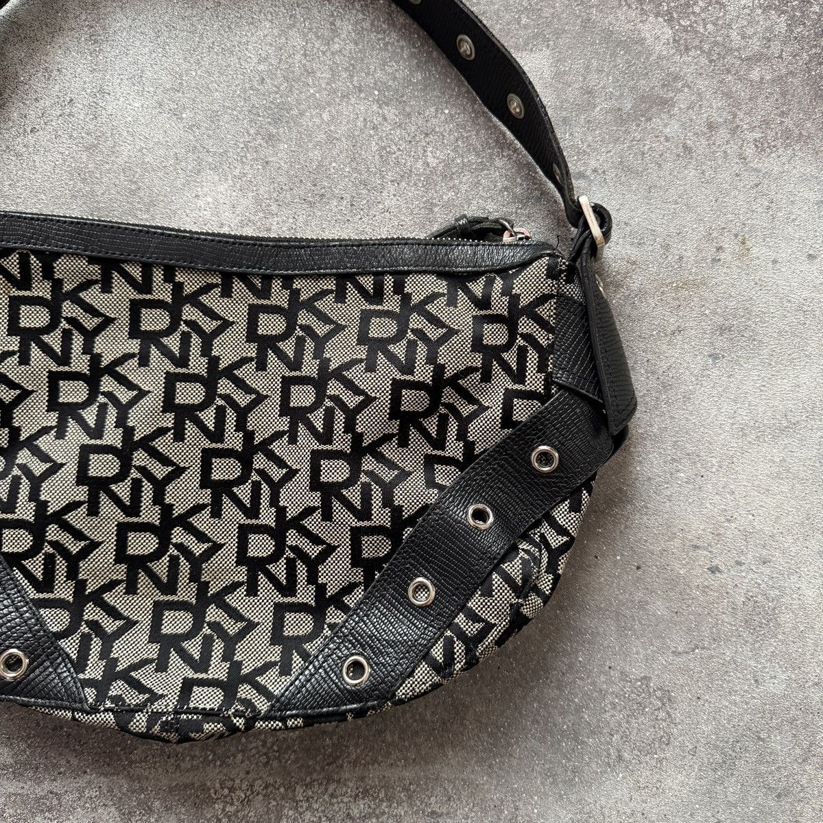 DKNY DKNY Vintage Y2K Glamour Monogram Shoulder Bag Size ONE SIZE - 8 Thumbnail