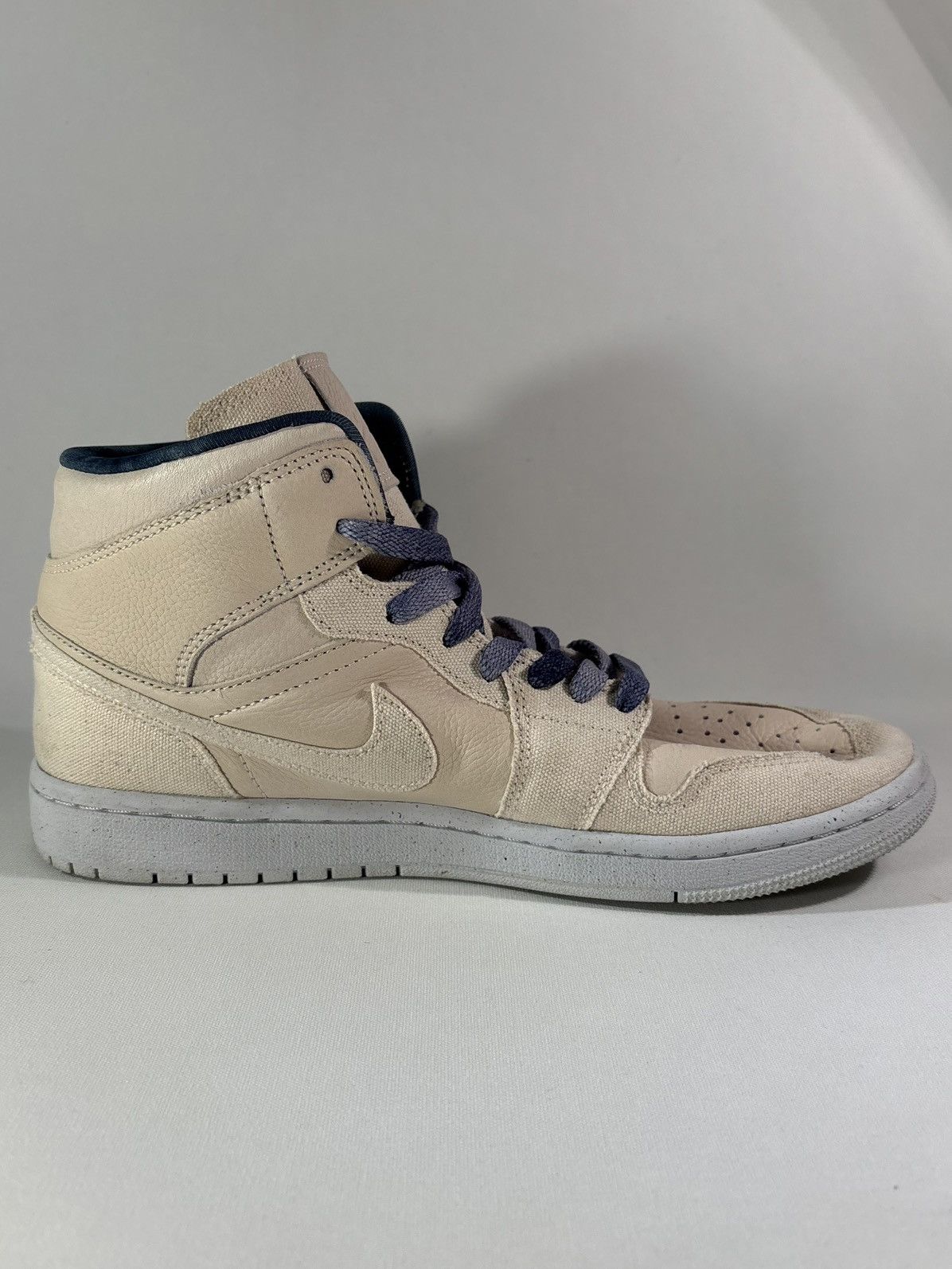 Jordan Brand Nike Air Jordan 1 Mid SE Sanddrift Women's Sneakers Size 9 Size US 9 / IT 39 - 2 Thumbnail