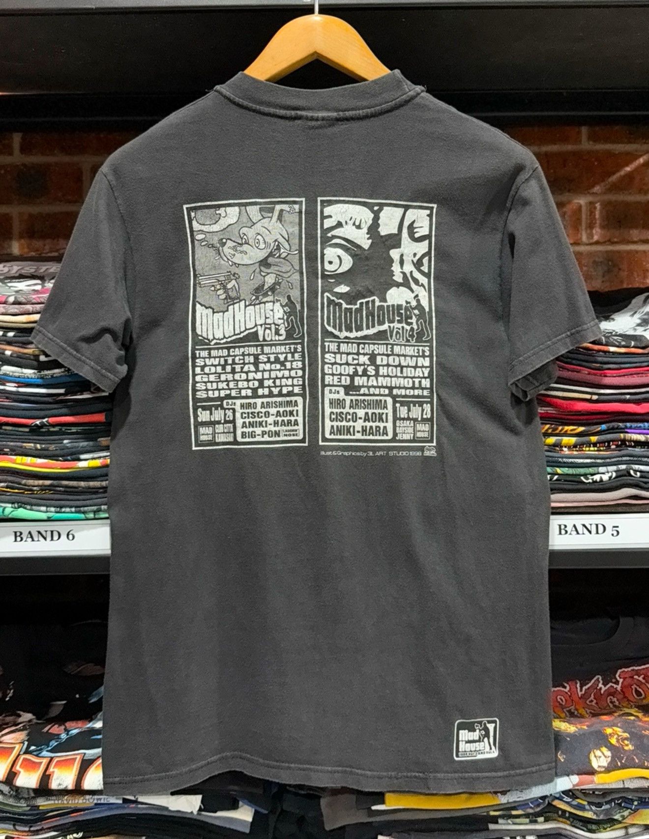 Vintage Vintage 90s Mad House Art Studio Faded Tee Size US M / EU 48-50 / 2 - 1 Thumbnail