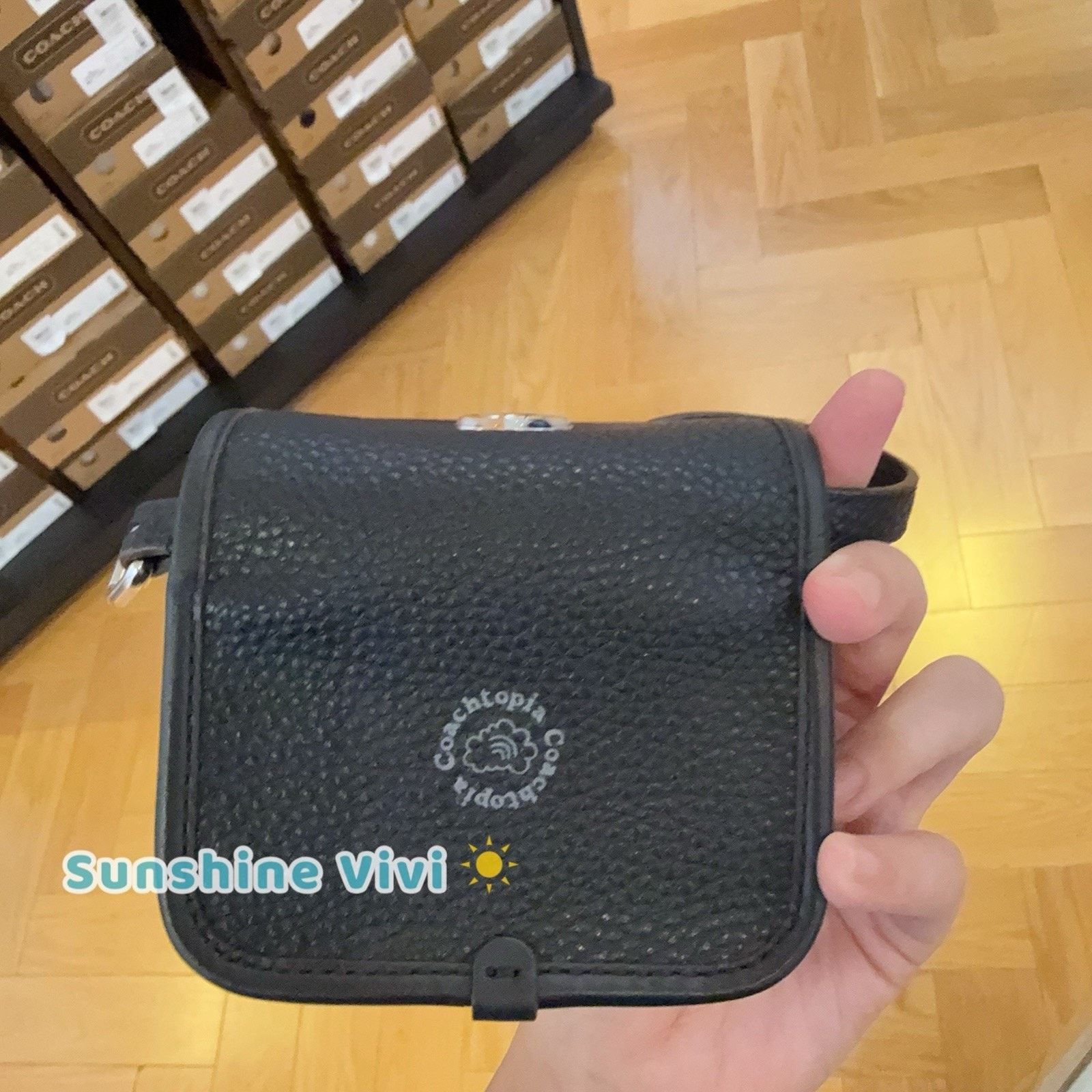 Coach NWT Coach Wavy Wallet Crinkle Coachtopia Leather Black CK122 Size ONE SIZE - 4 Thumbnail