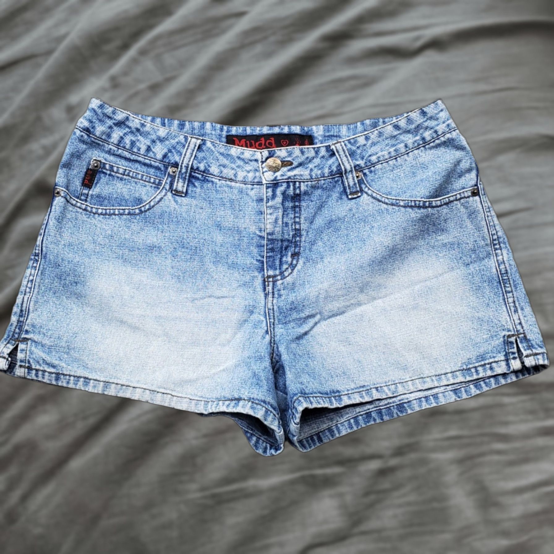 Vintage Mudd Womens 11 Blue Denim Mini Shorts 5-Pocket Design Ankle Slit Medium Wash Jeans Shorts Women’s Size 11 Size 32" / US 10 / IT 46 - 1 Thumbnail