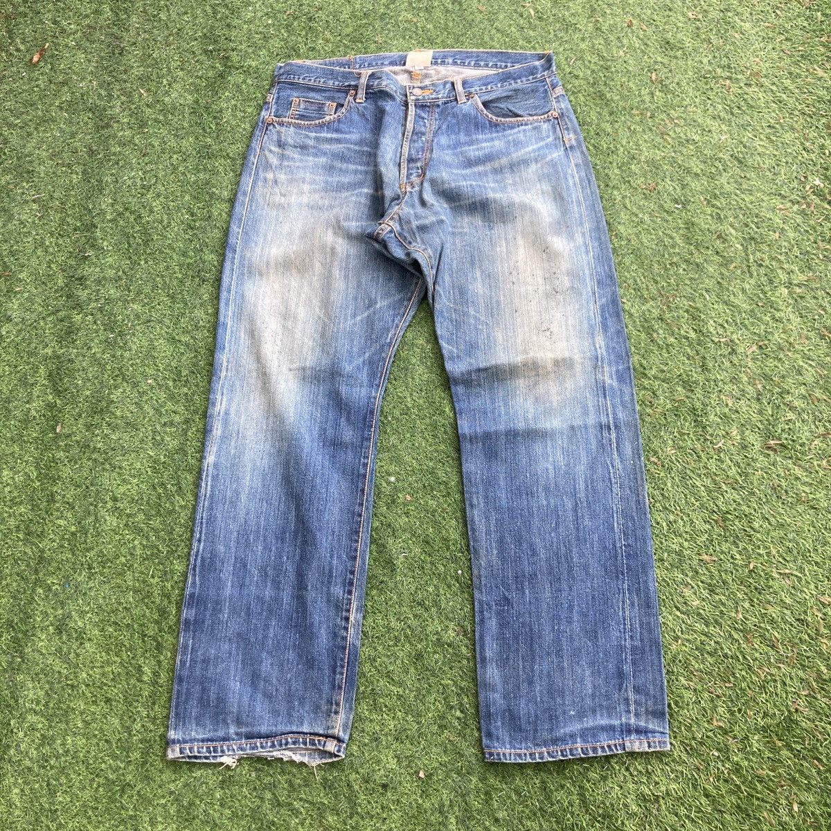 VINTAGE SATELLITE SELVEDGE DISTRESSED JEANS