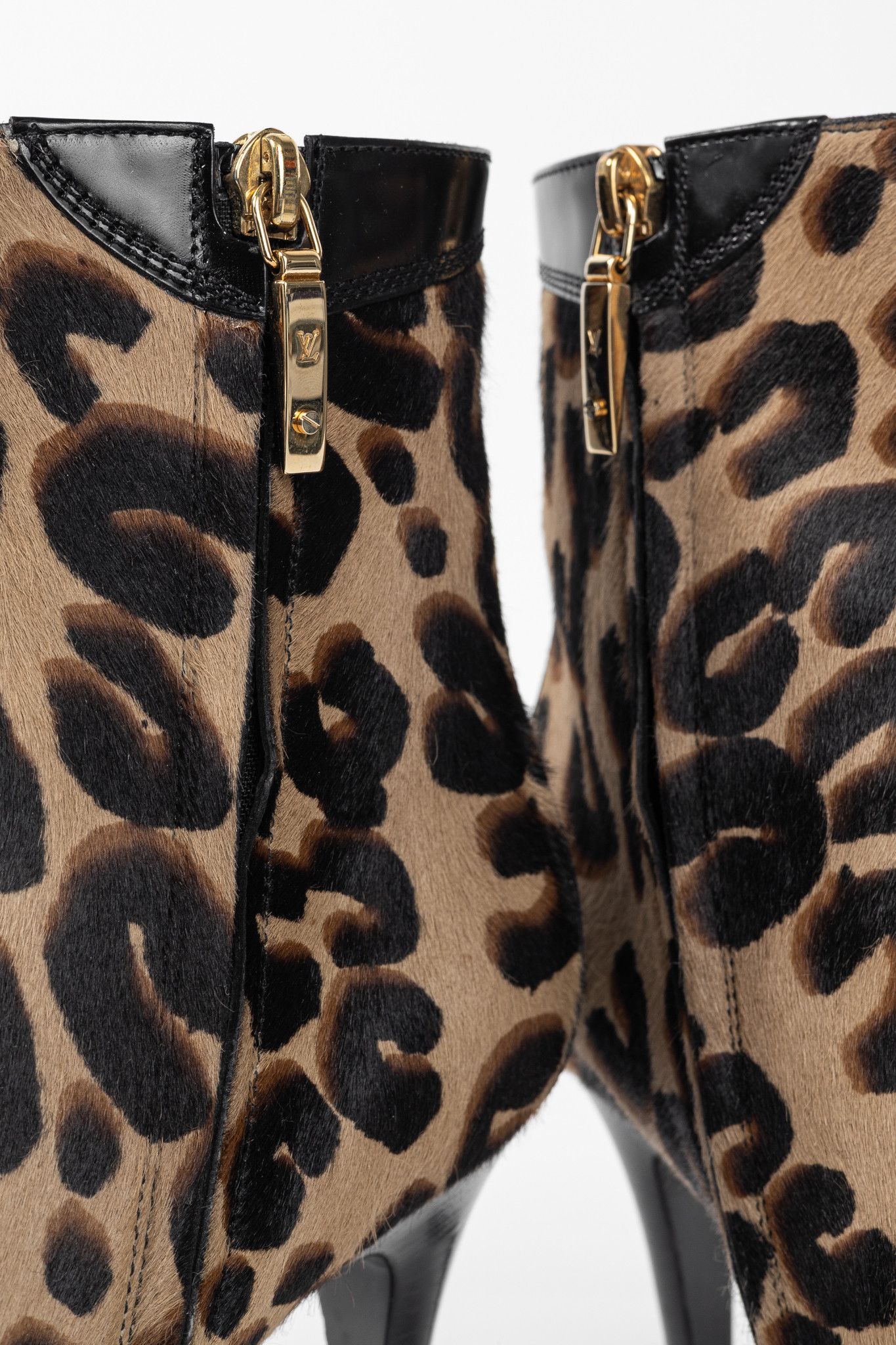 Louis Vuitton Louis Vuitton Wild Leopard Calf-Hair & Leather Ankle Boots Size US 8.5 / IT 38.5 - 9 Thumbnail