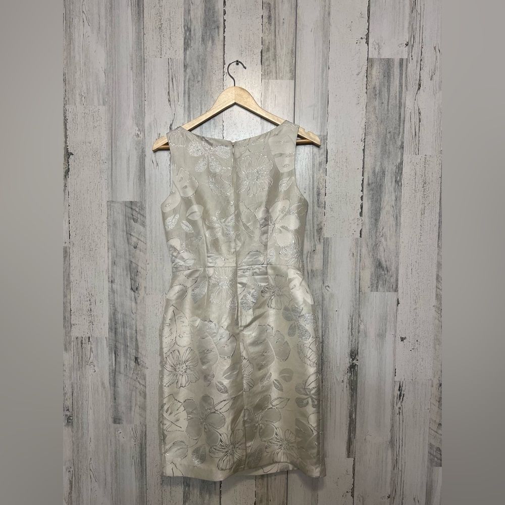 Other Dressbarn Collection Gold Floral Jacquard Sheath Dress Size Size M / US 6-8 / IT 42-44 - 5 Thumbnail